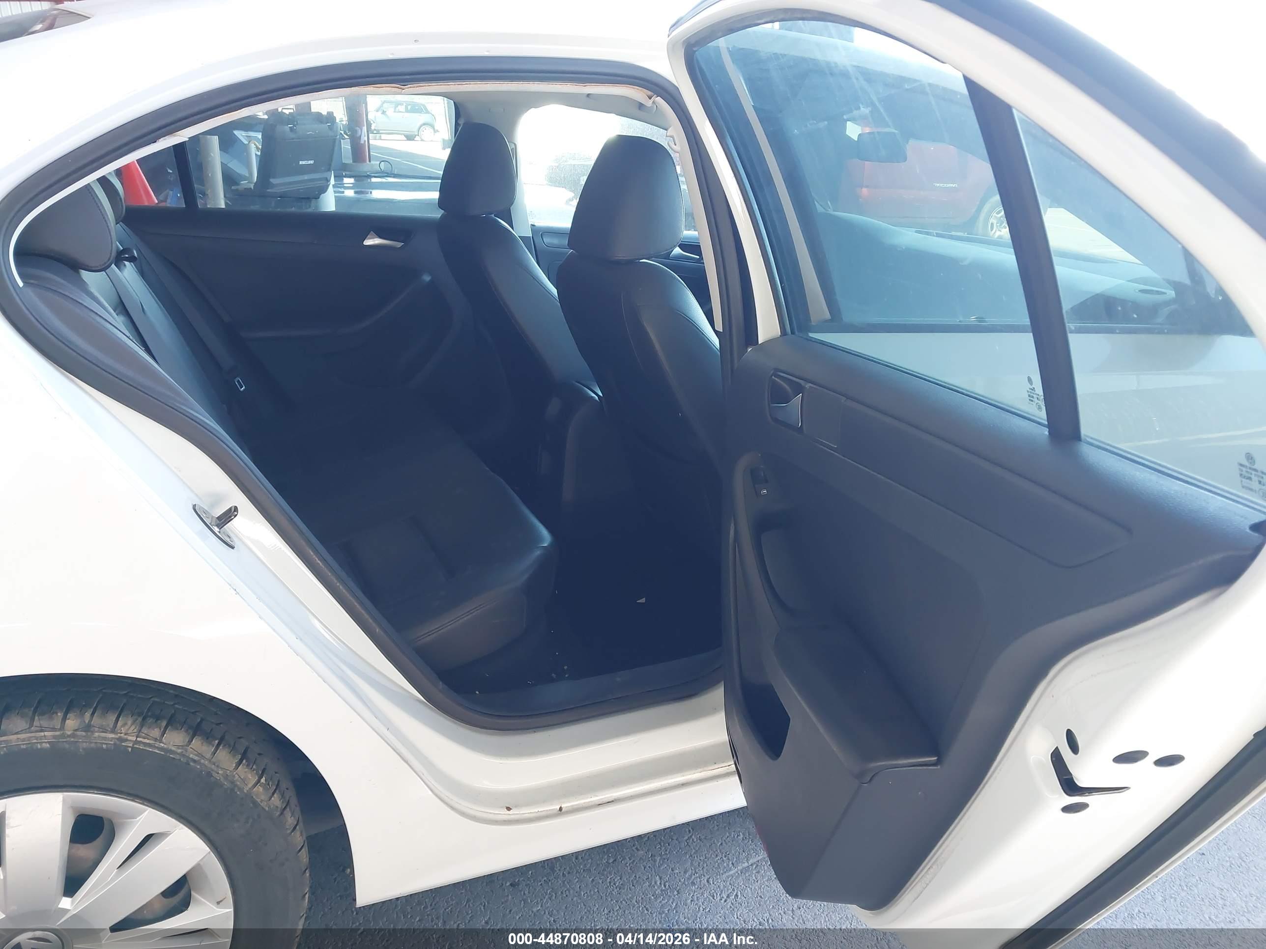 VOLKSWAGEN JETTA image 8