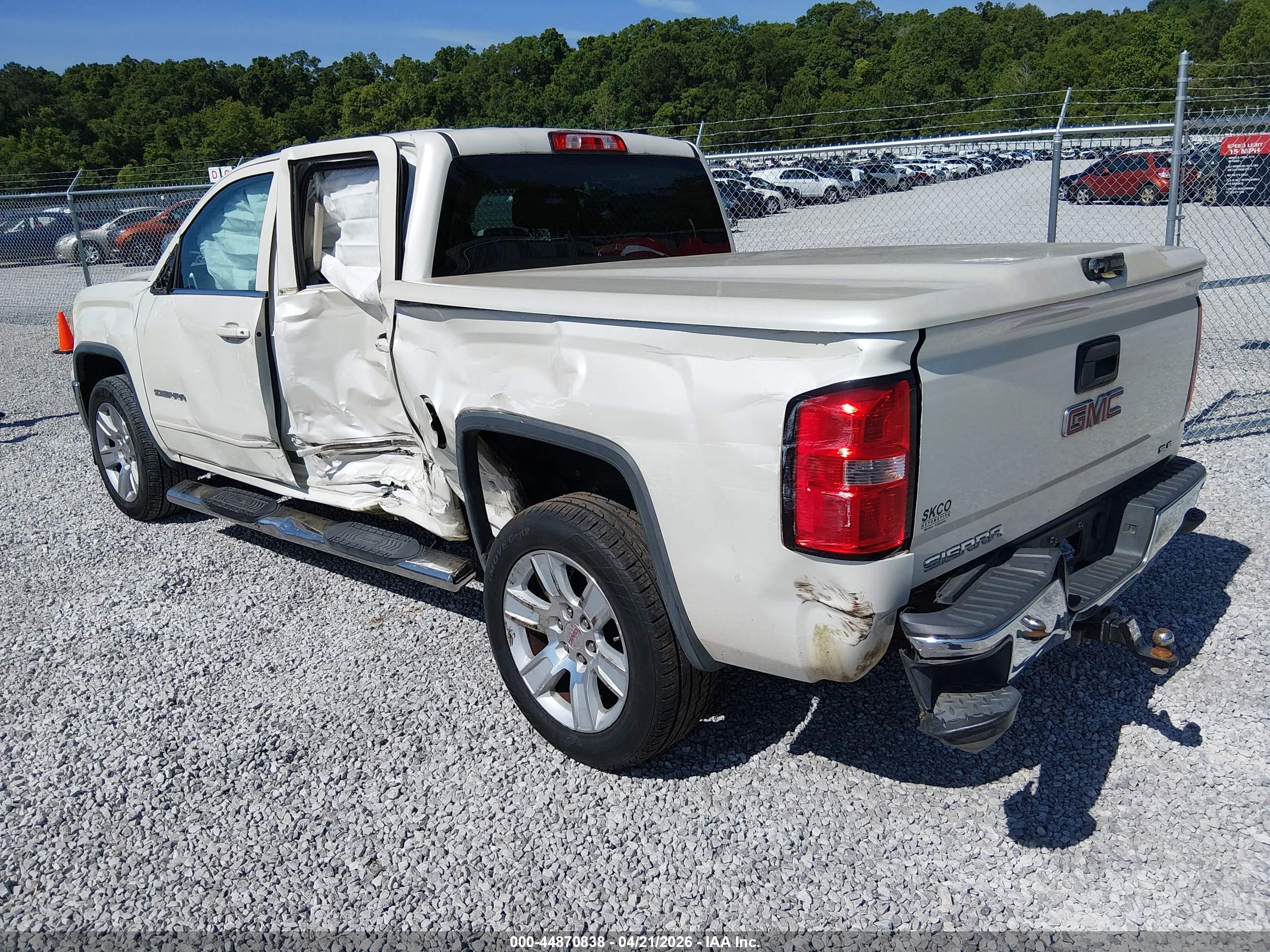 GMC SIERRA image 3