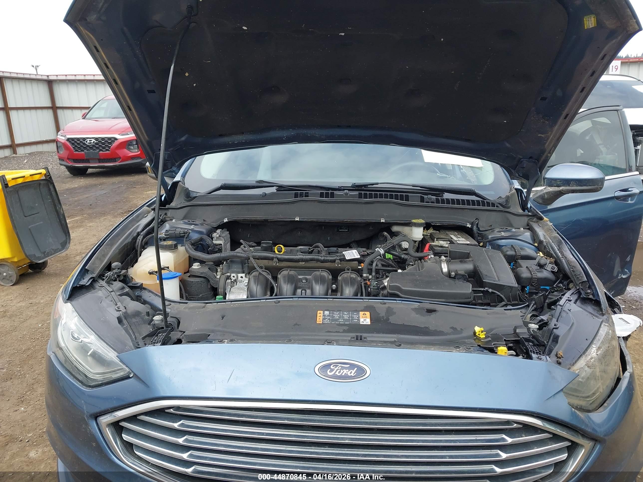 FORD FUSION image 10