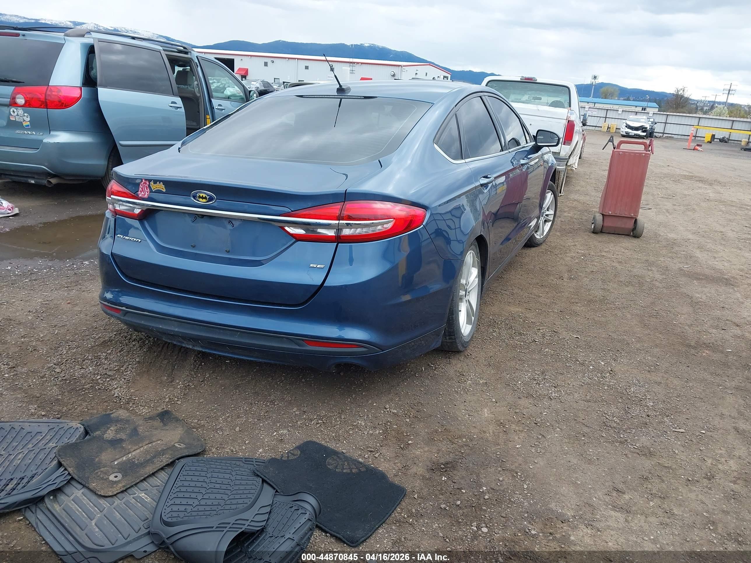 FORD FUSION image 4