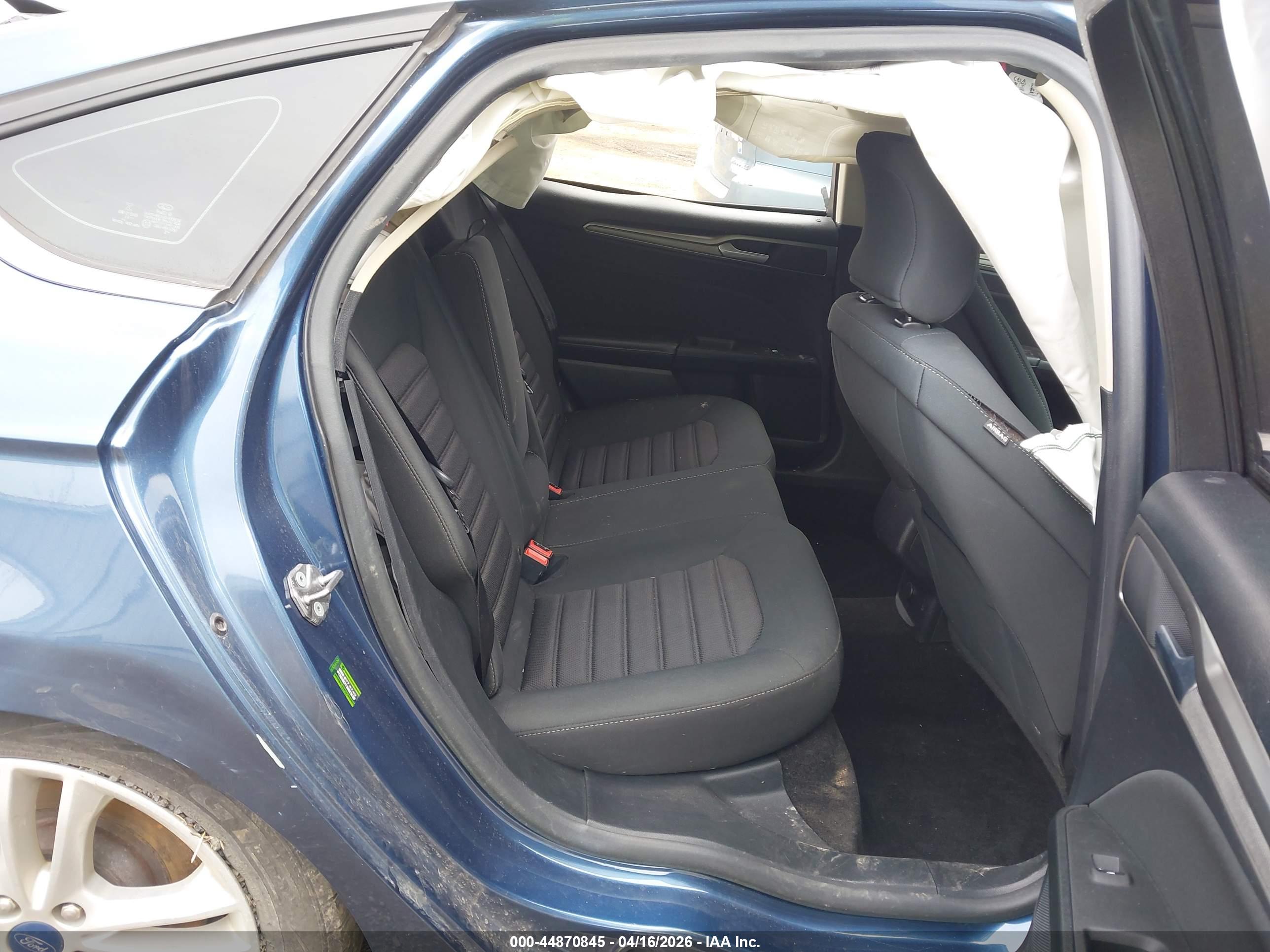 FORD FUSION image 8