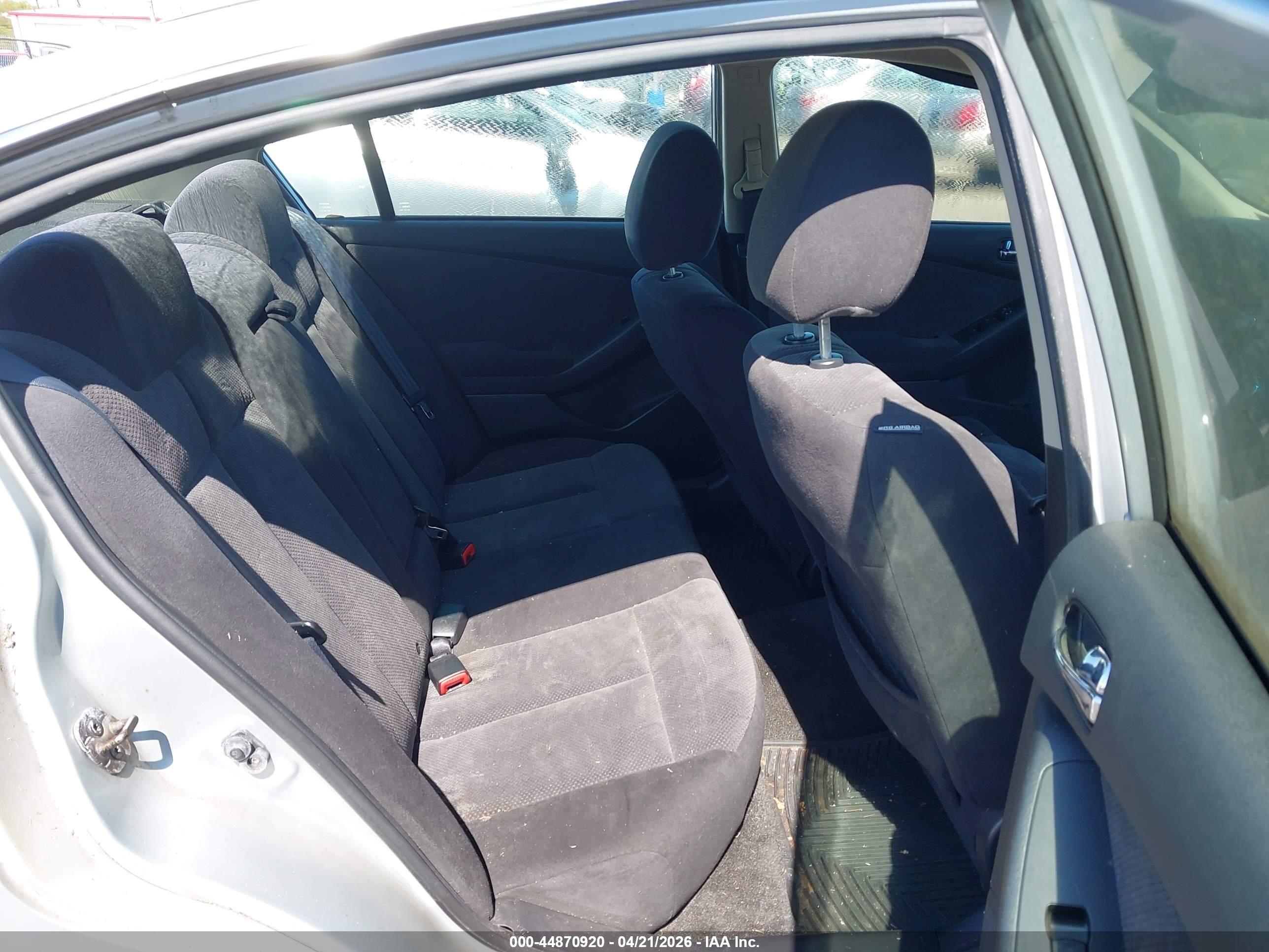 NISSAN ALTIMA image 8