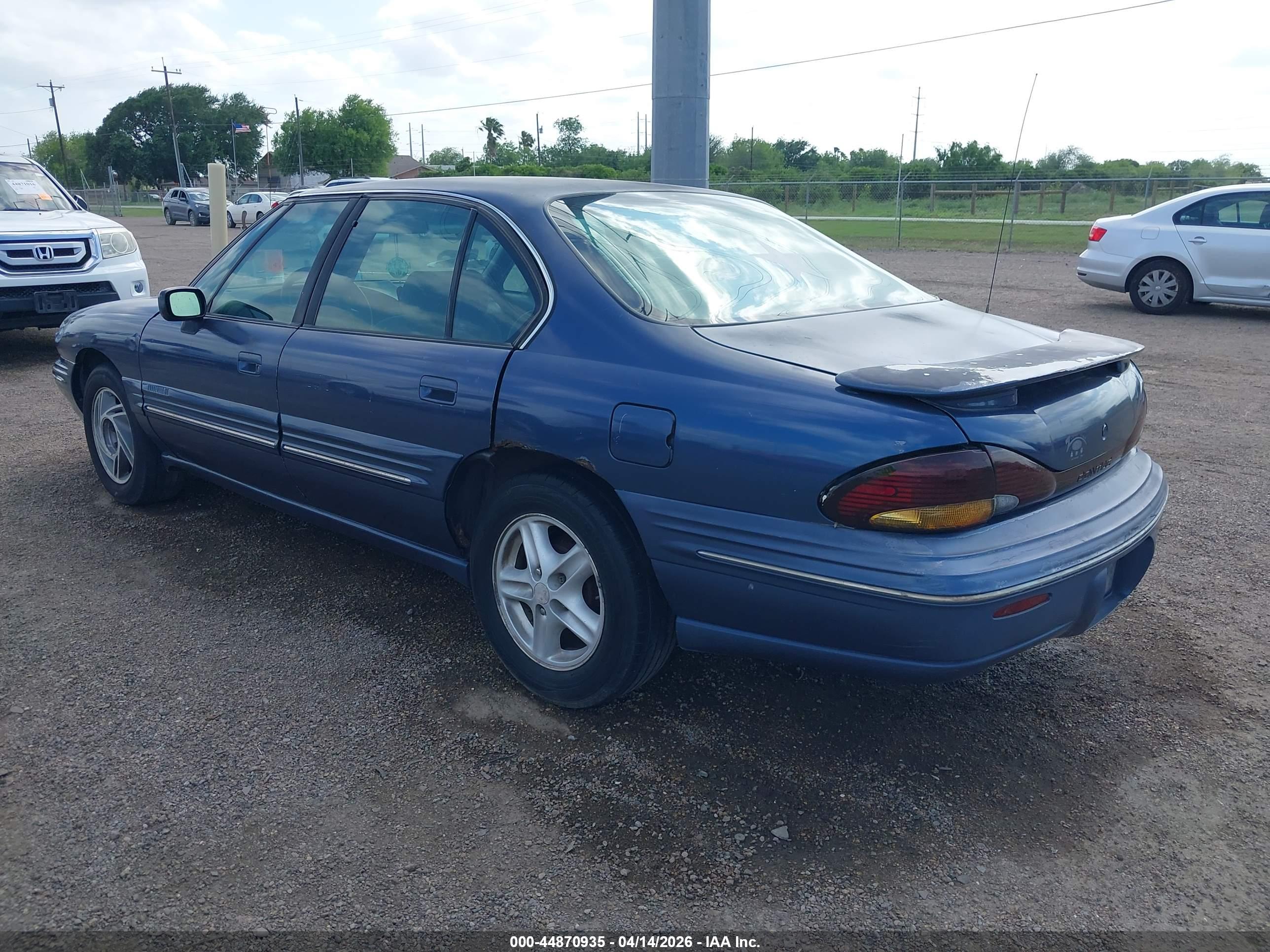 PONTIAC BONNEVILLE image 3