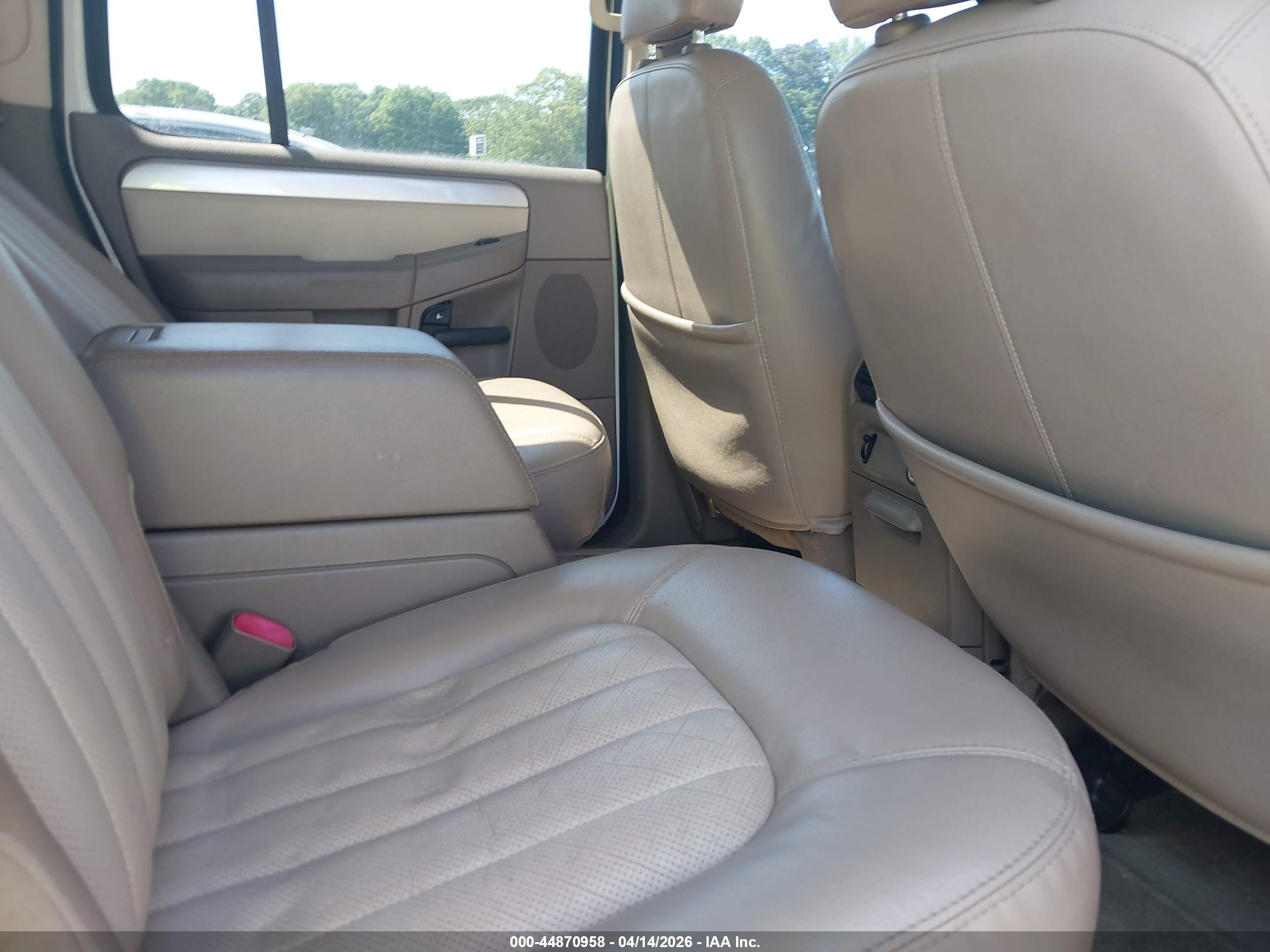 MERCURY MOUNTAINEER image 8