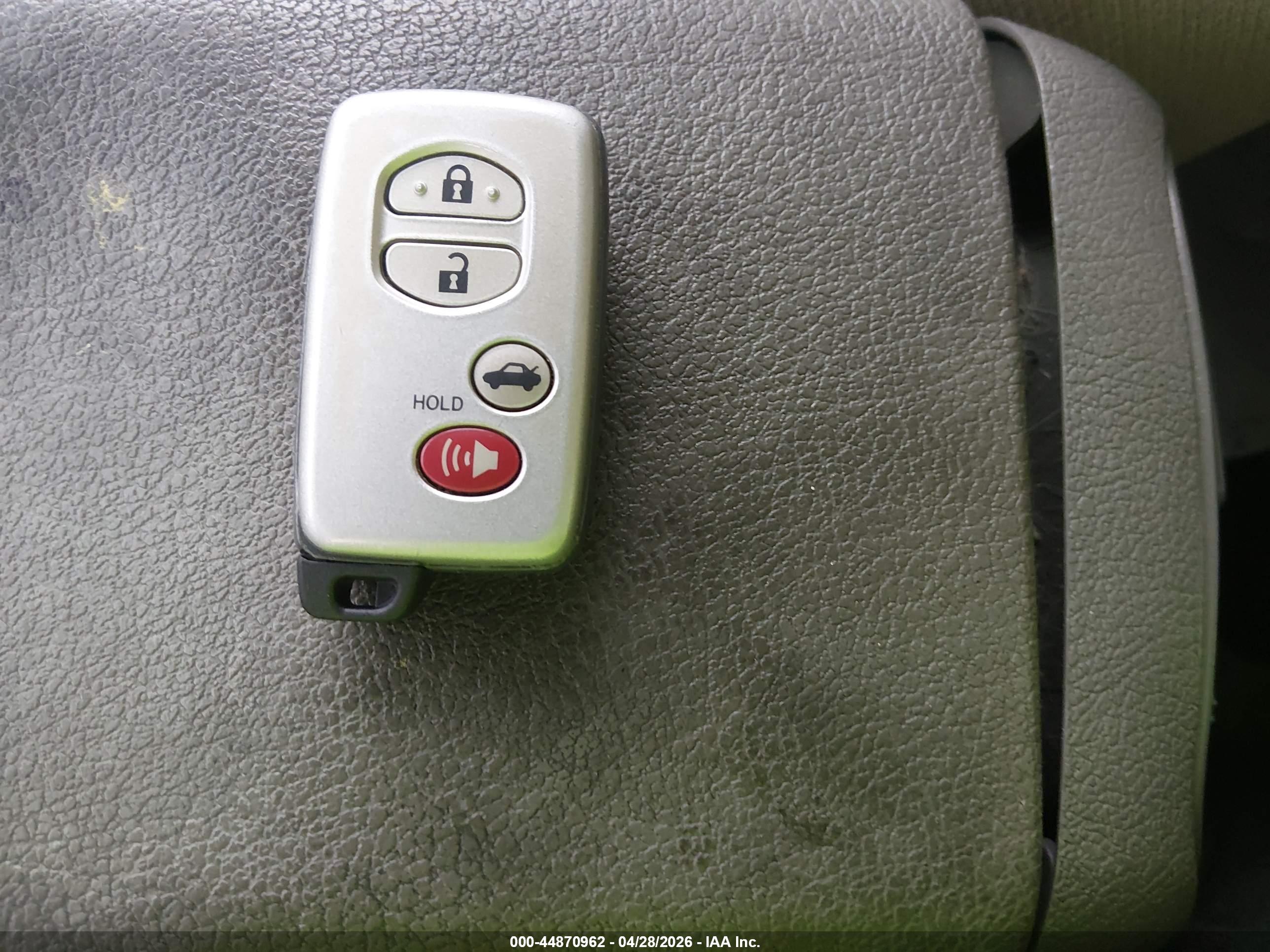 TOYOTA AVALON image 11