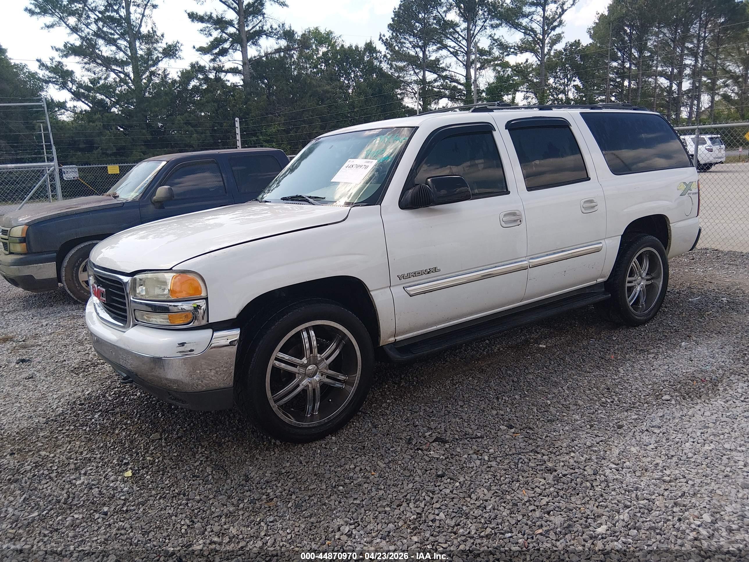 GMC YUKON image 2