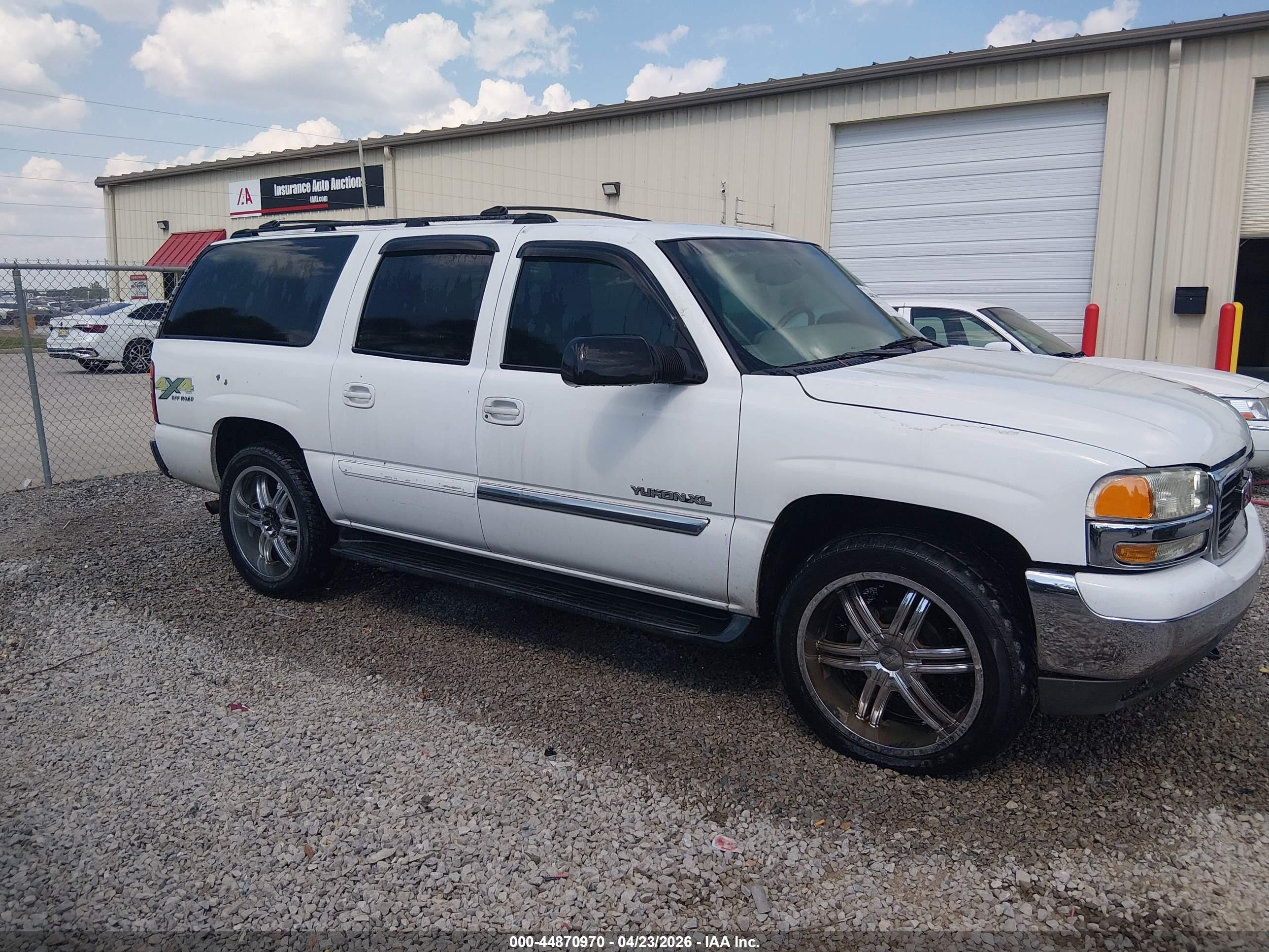 GMC YUKON image 6