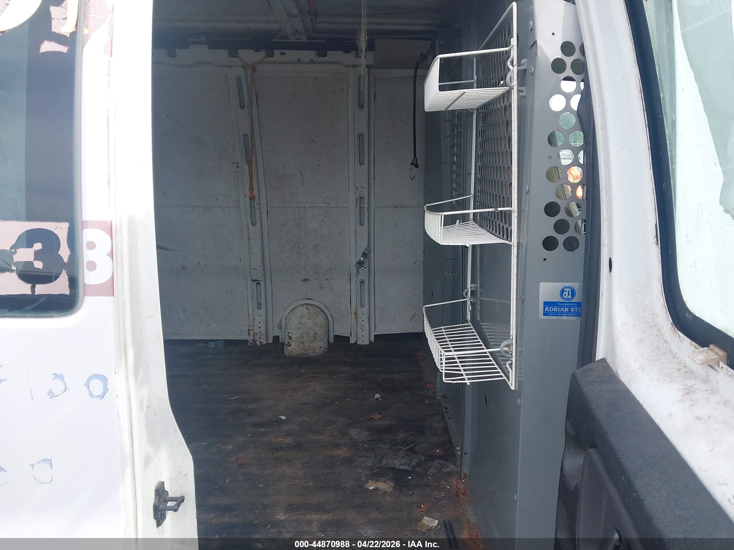 CHEVROLET EXPRESS image 8