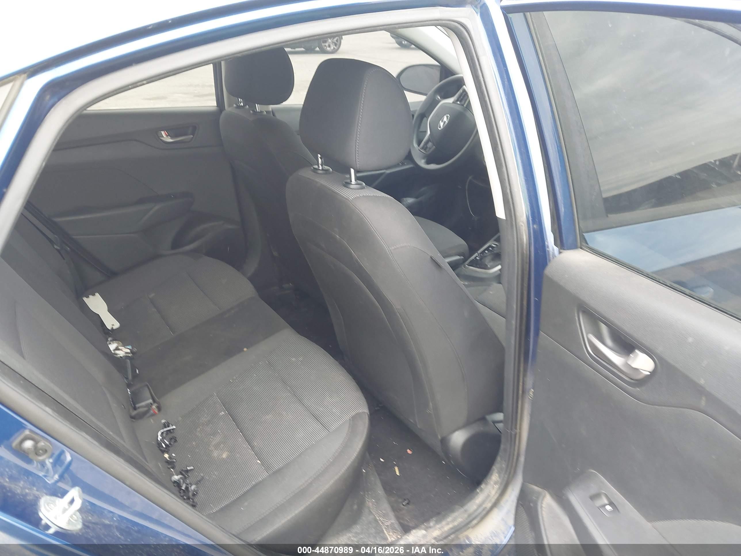 HYUNDAI ACCENT image 8