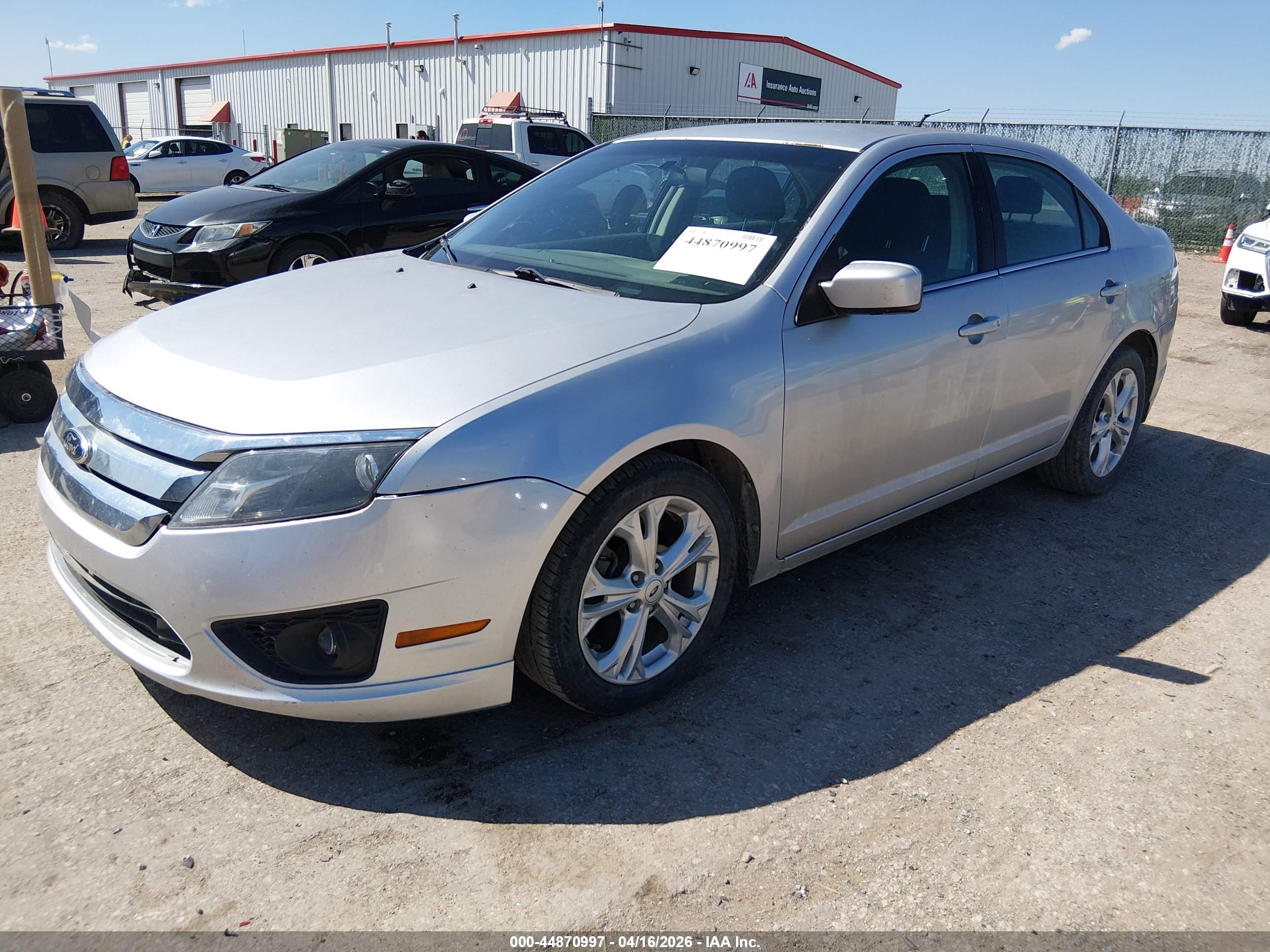 FORD FUSION image 2