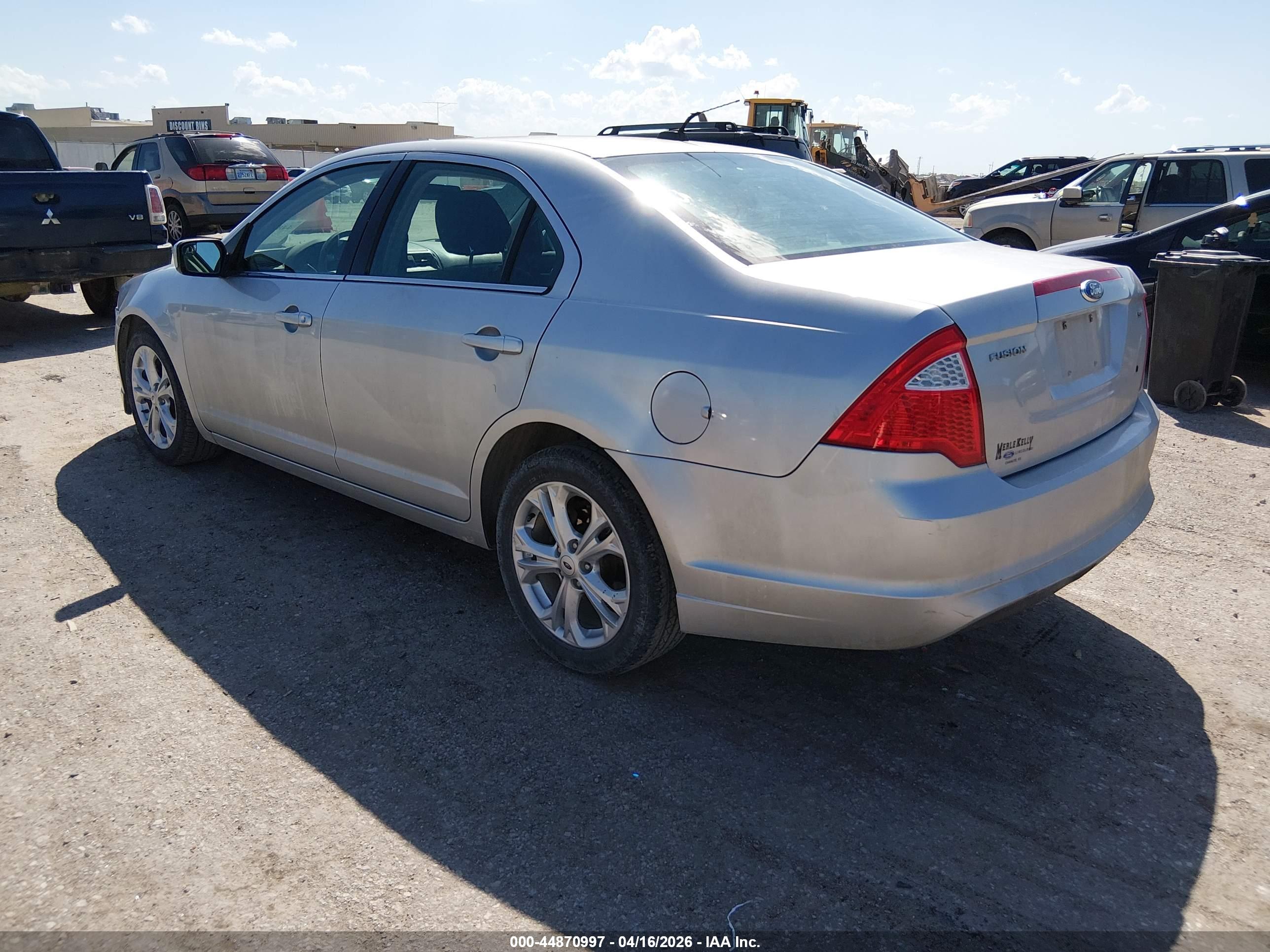 FORD FUSION image 3