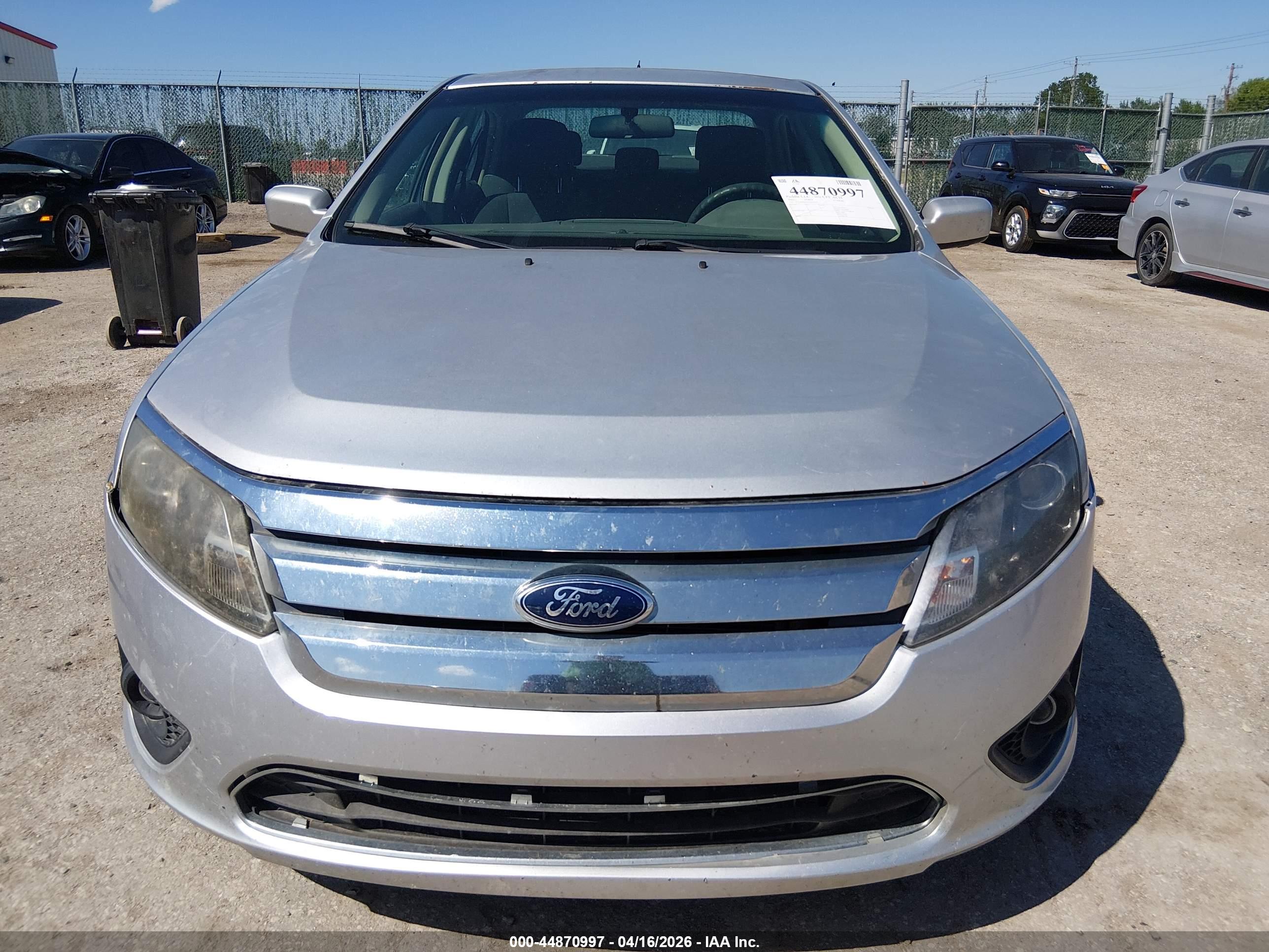 FORD FUSION image 6