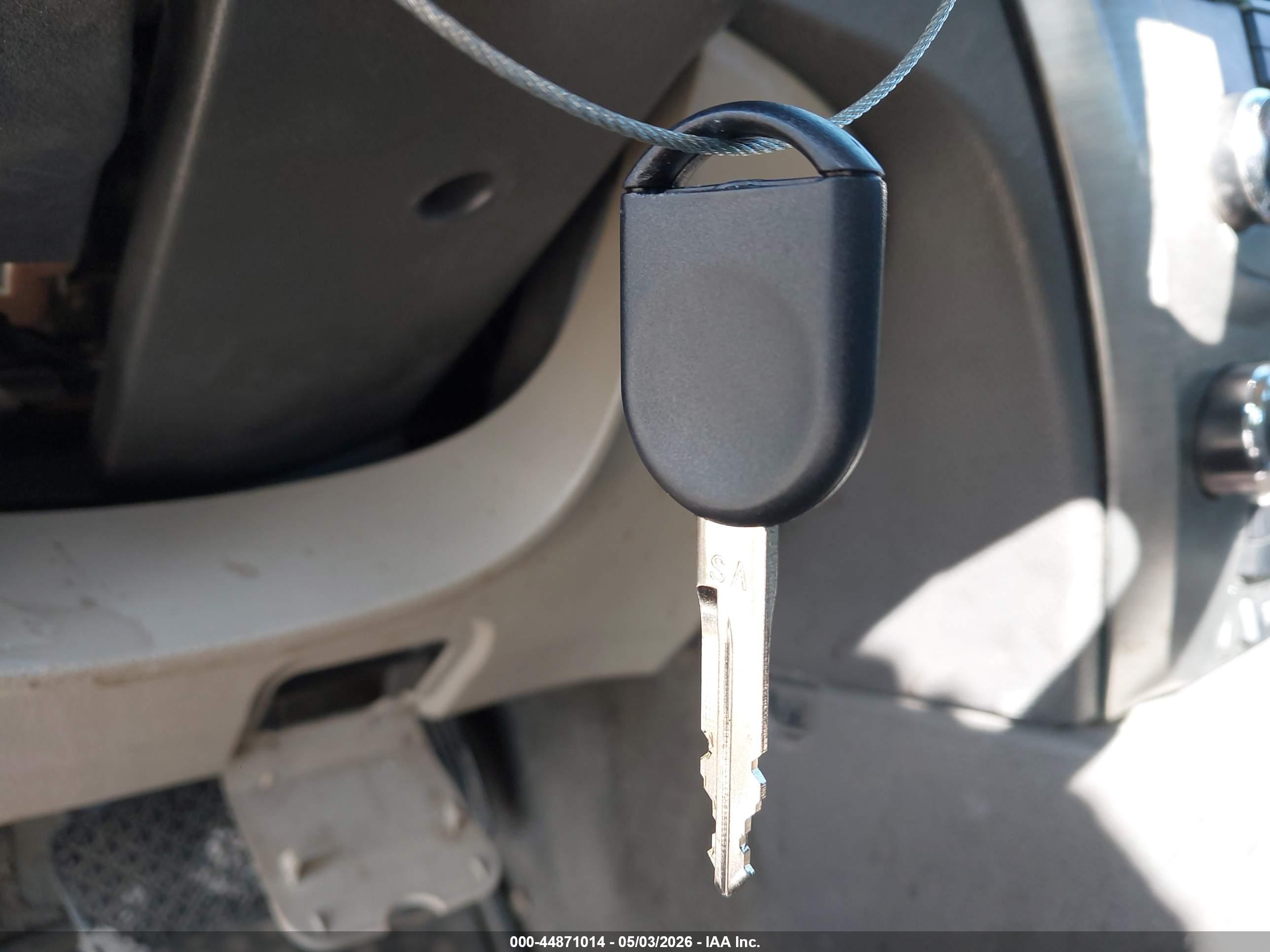 FORD FUSION image 11
