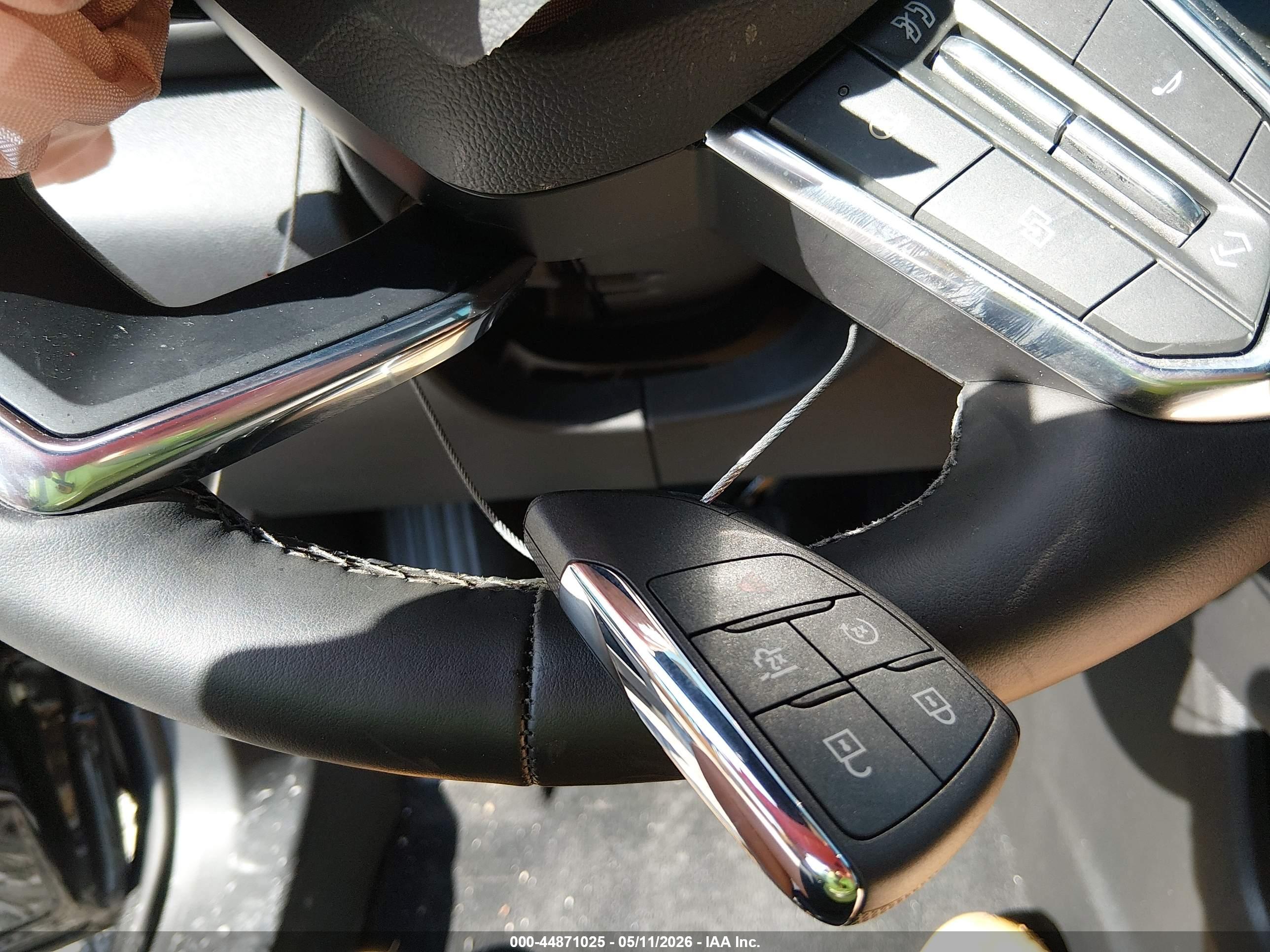 CHEVROLET EQUINOX image 11
