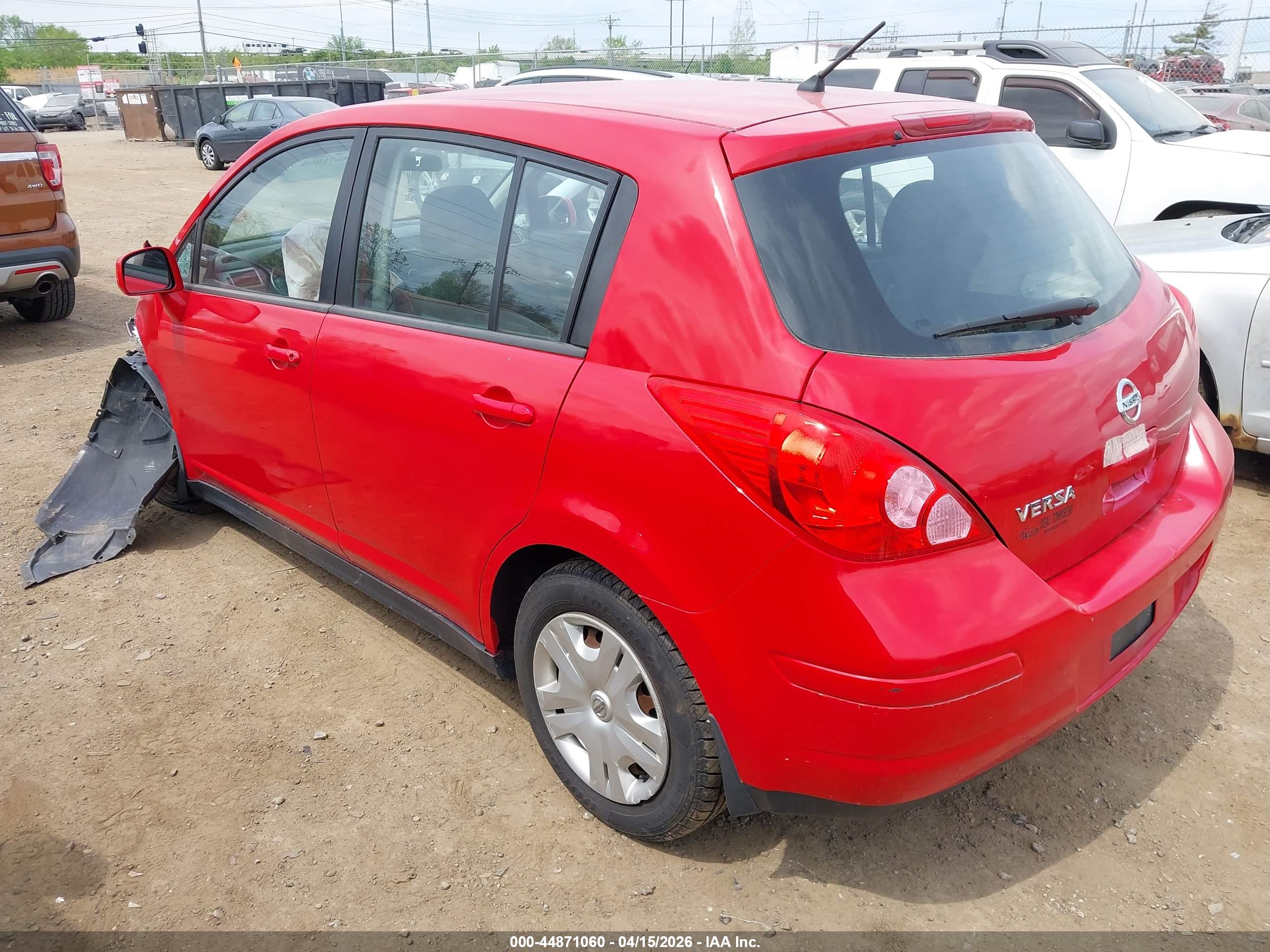 NISSAN VERSA image 3