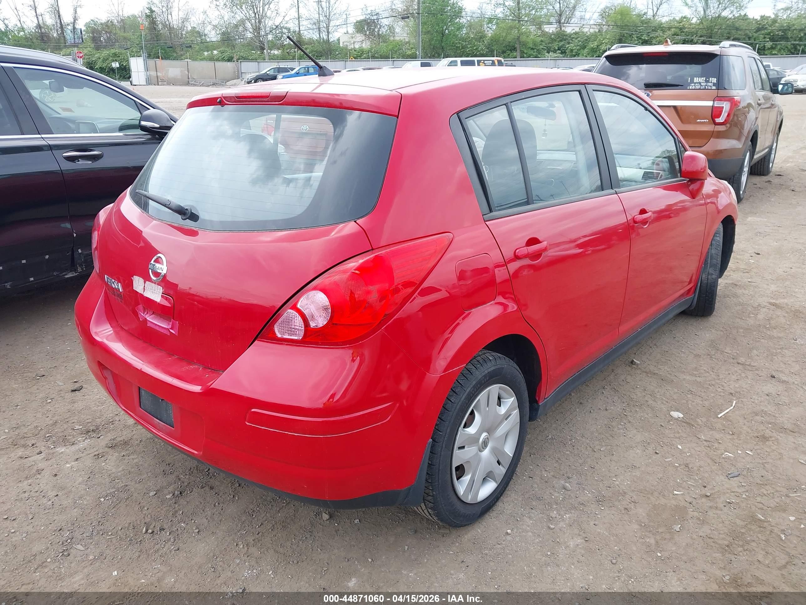 NISSAN VERSA image 4