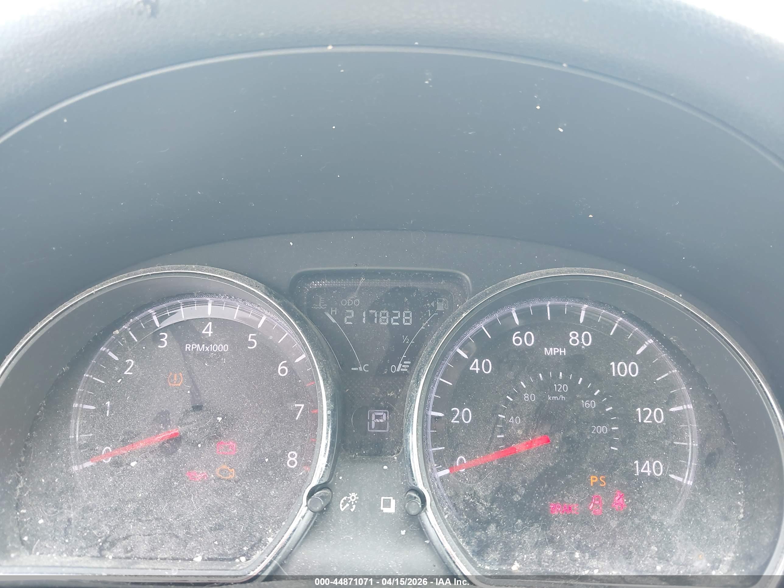 NISSAN VERSA image 7