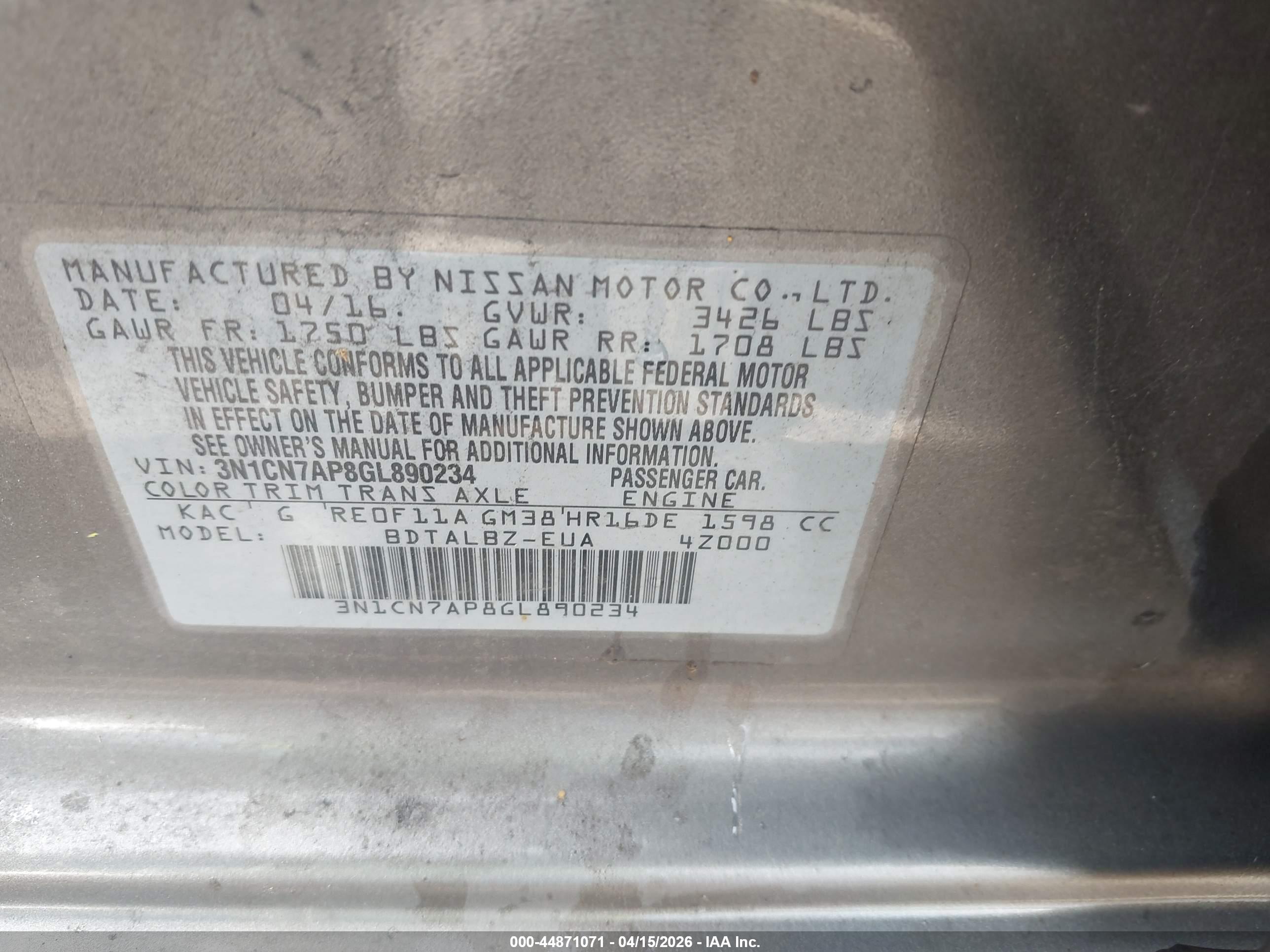 NISSAN VERSA image 9