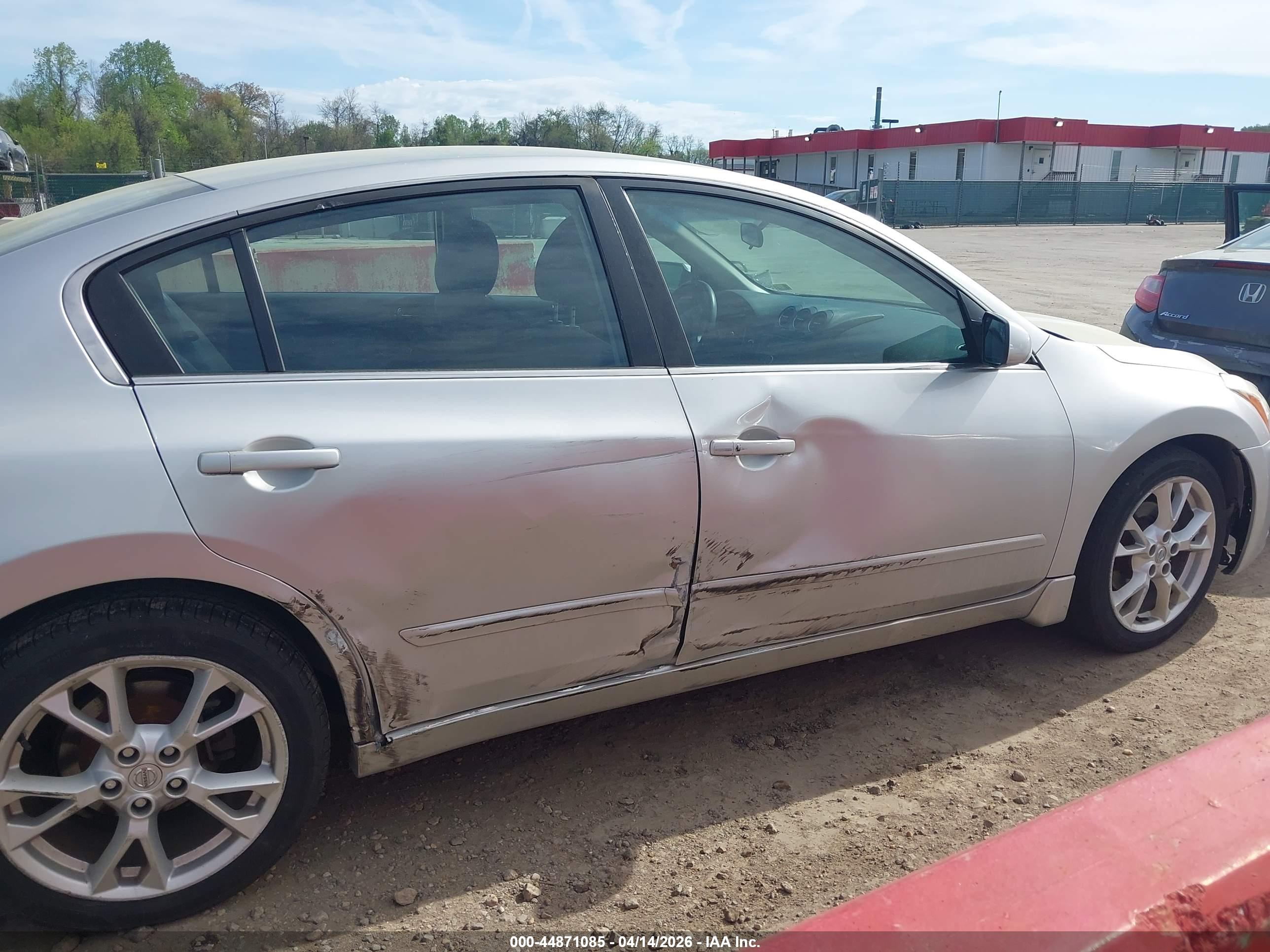 NISSAN ALTIMA image 6