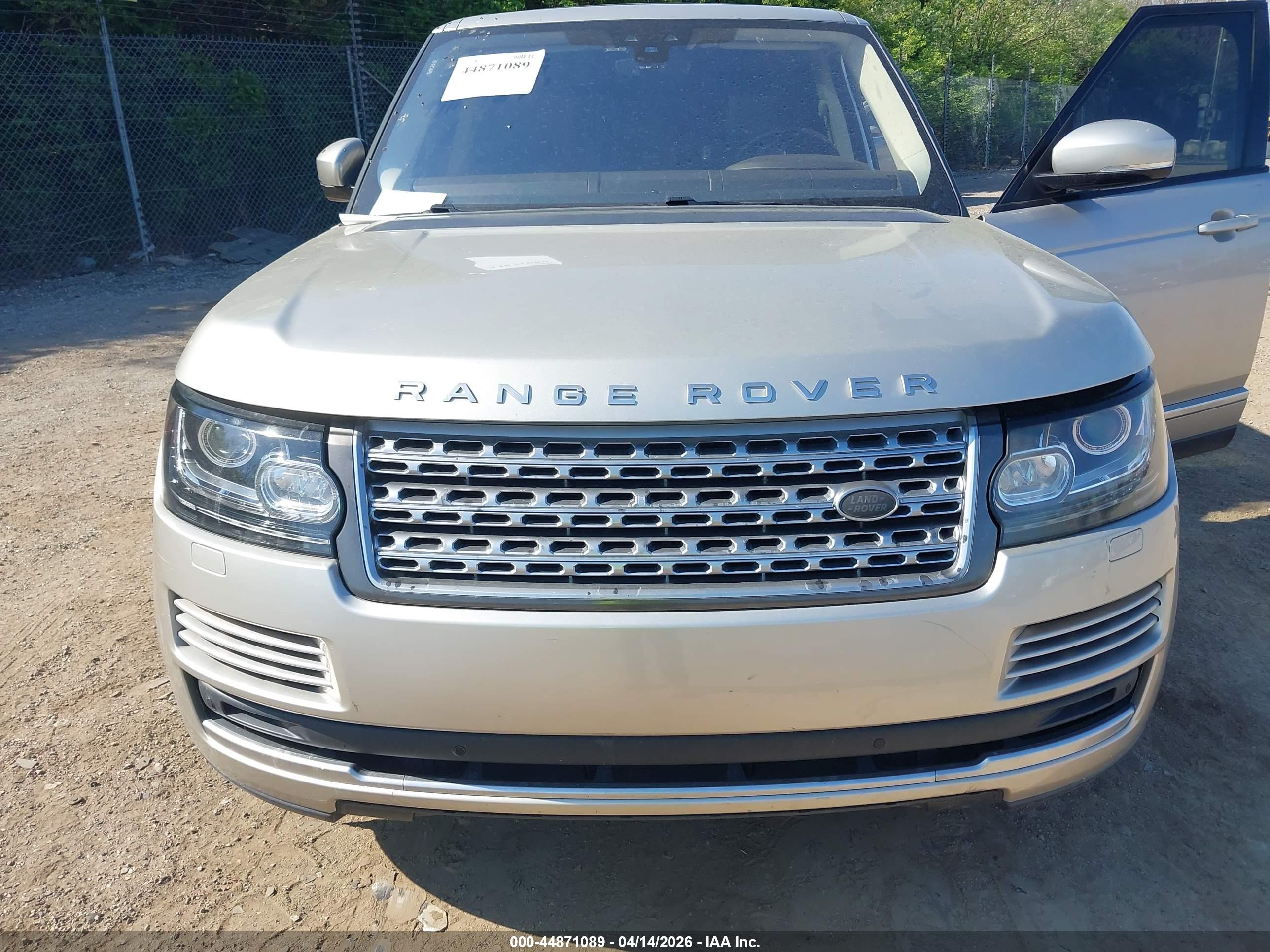 LAND ROVER image 6