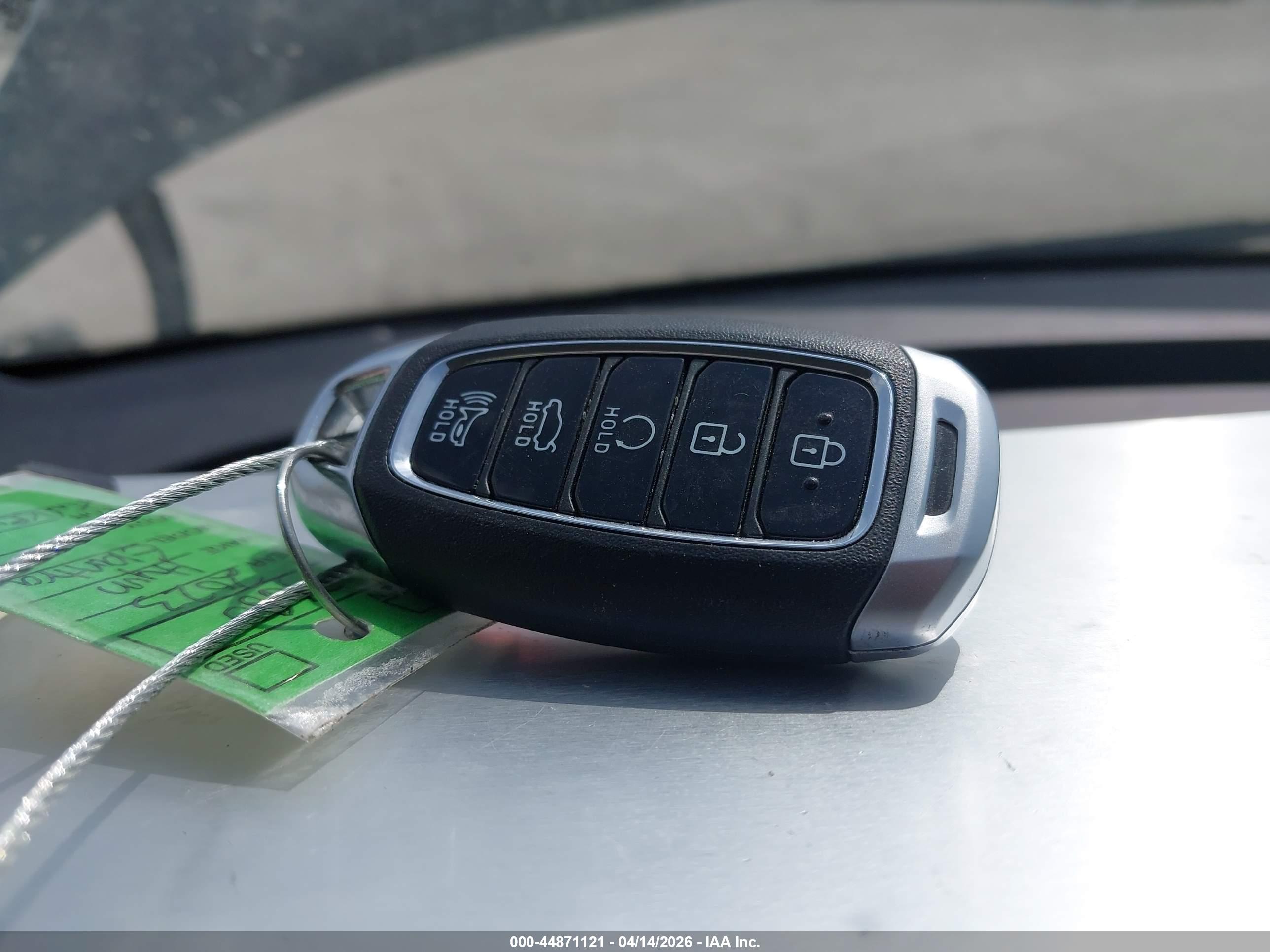 HYUNDAI ELANTRA image 11