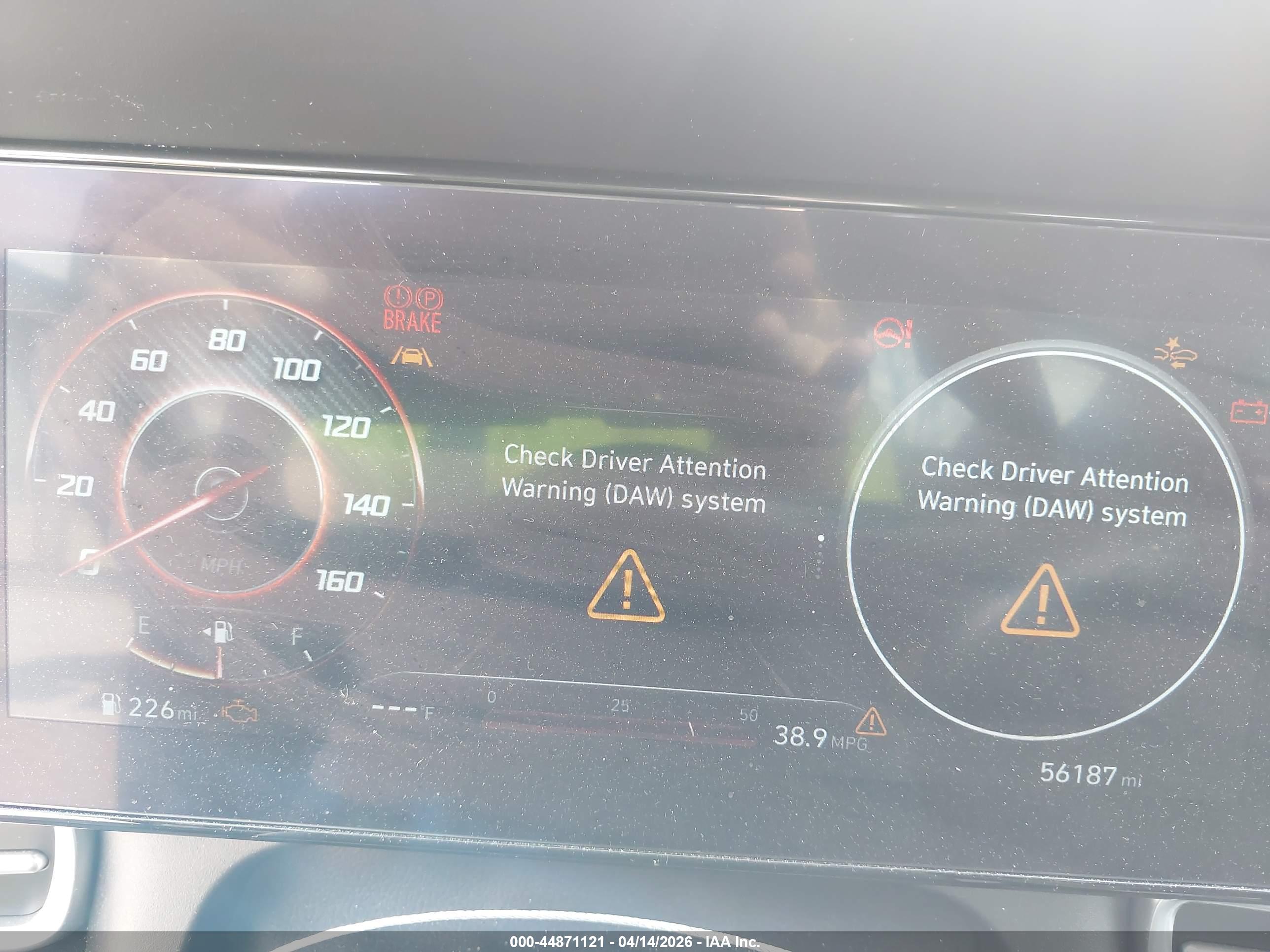 HYUNDAI ELANTRA image 7