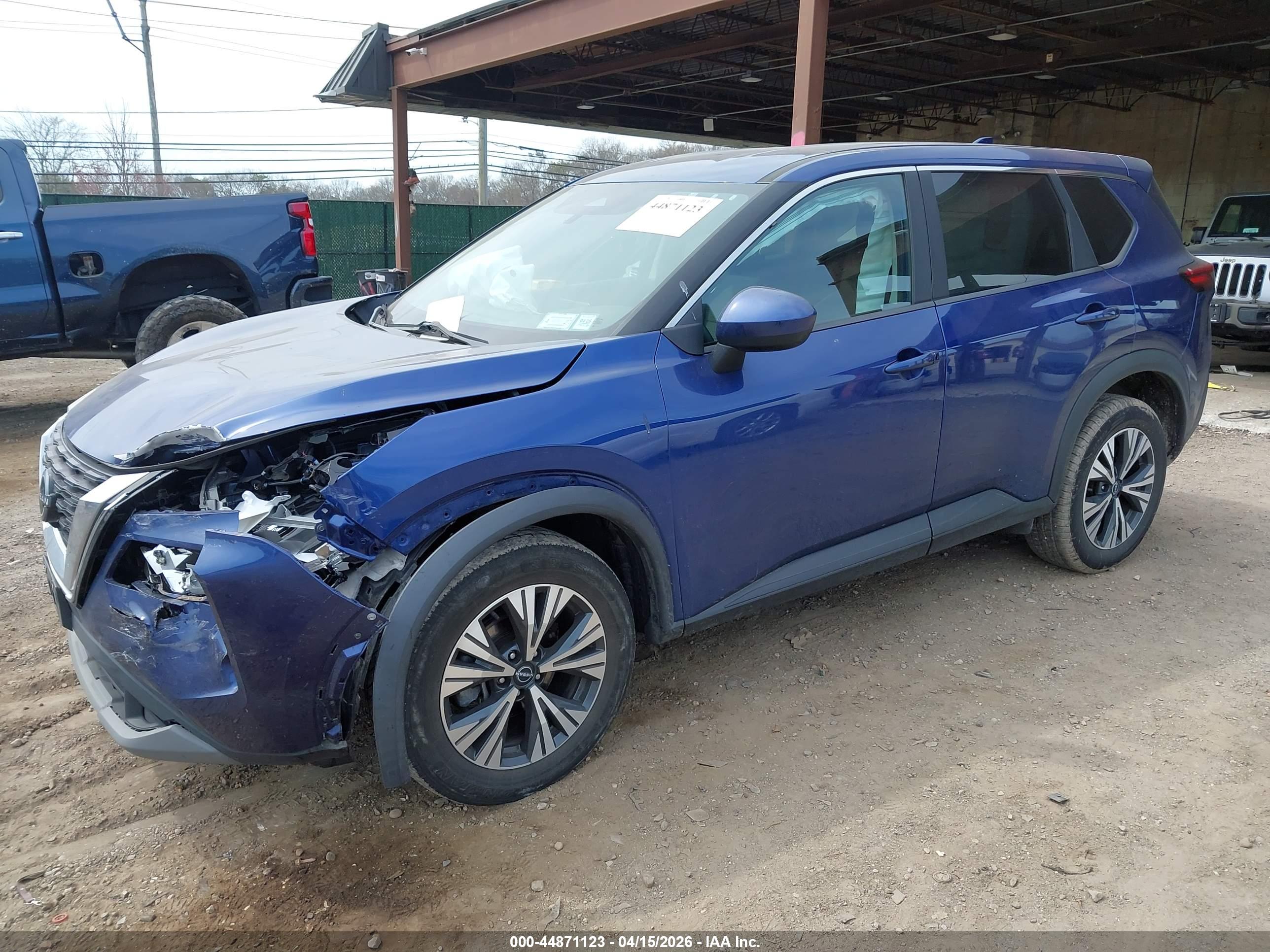NISSAN ROGUE image 2
