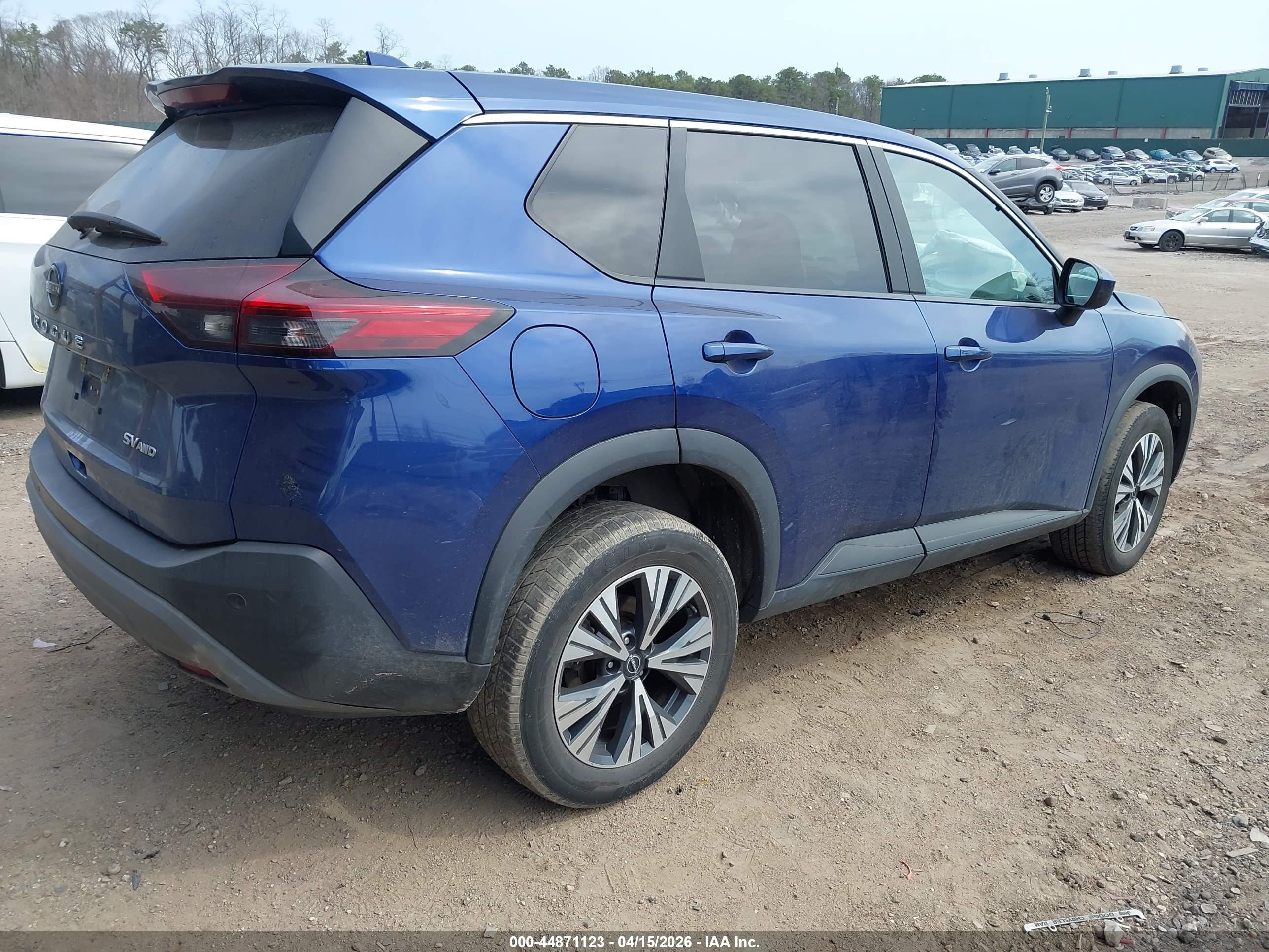 NISSAN ROGUE image 4