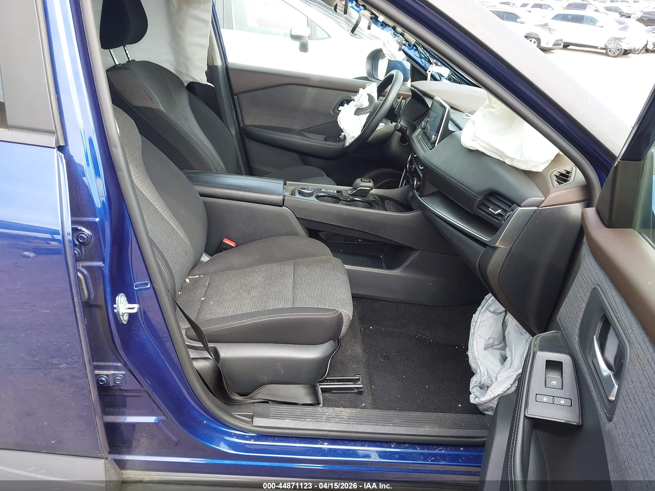 NISSAN ROGUE image 5