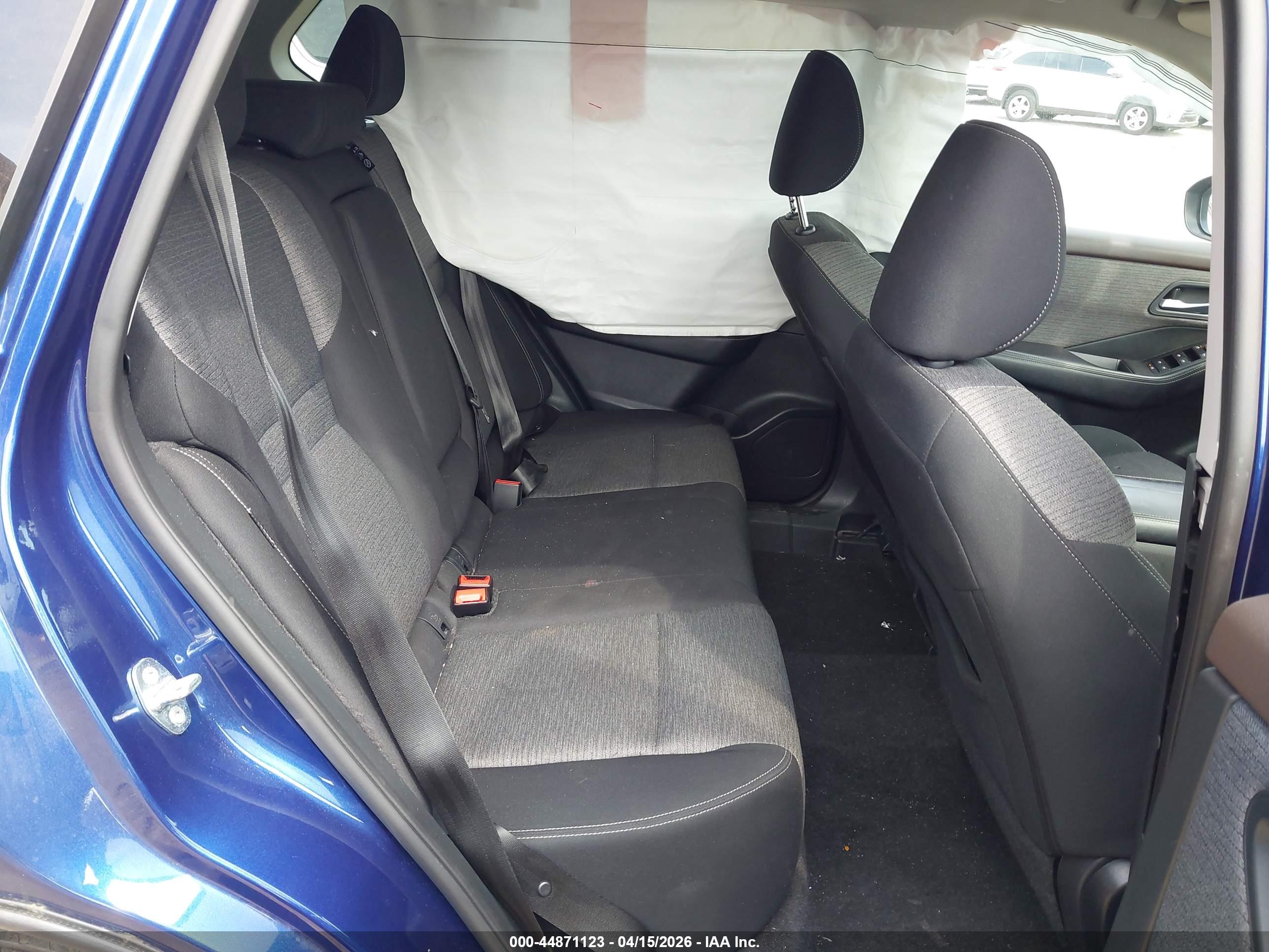 NISSAN ROGUE image 8
