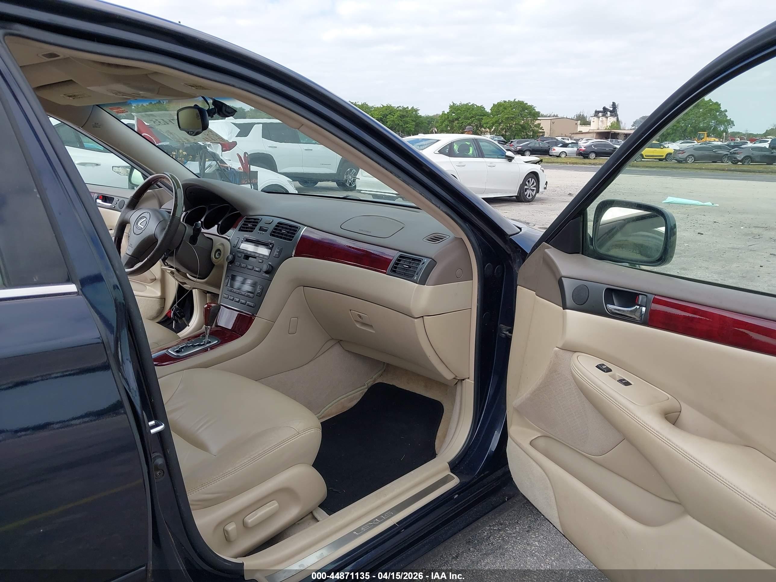 LEXUS ES image 5
