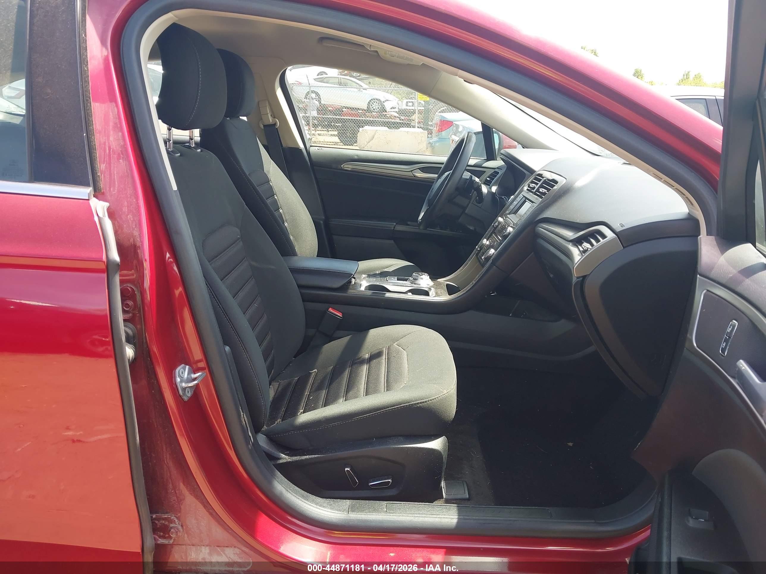 FORD FUSION image 5