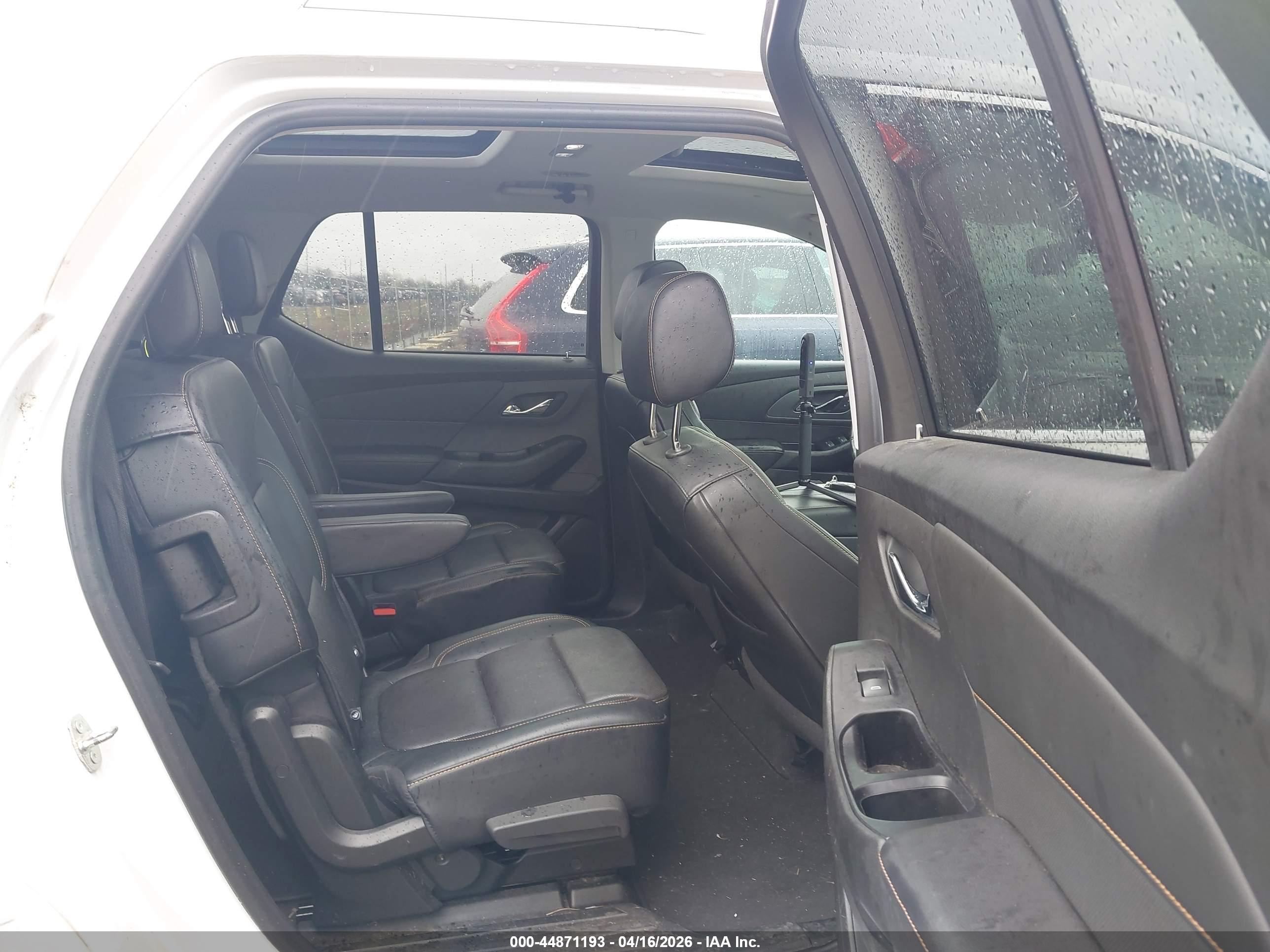 CHEVROLET TRAVERSE image 8