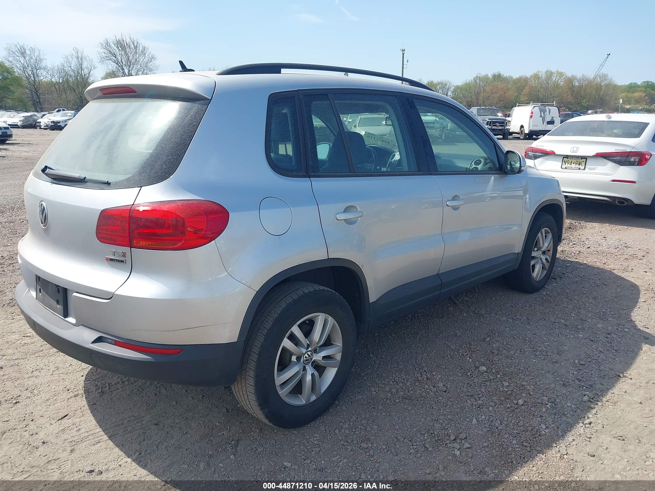 VOLKSWAGEN TIGUAN image 4