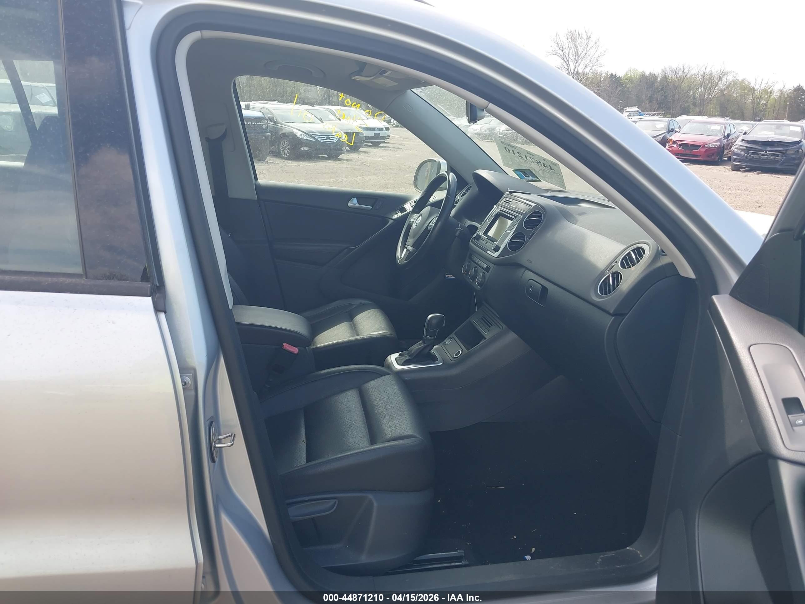 VOLKSWAGEN TIGUAN image 5