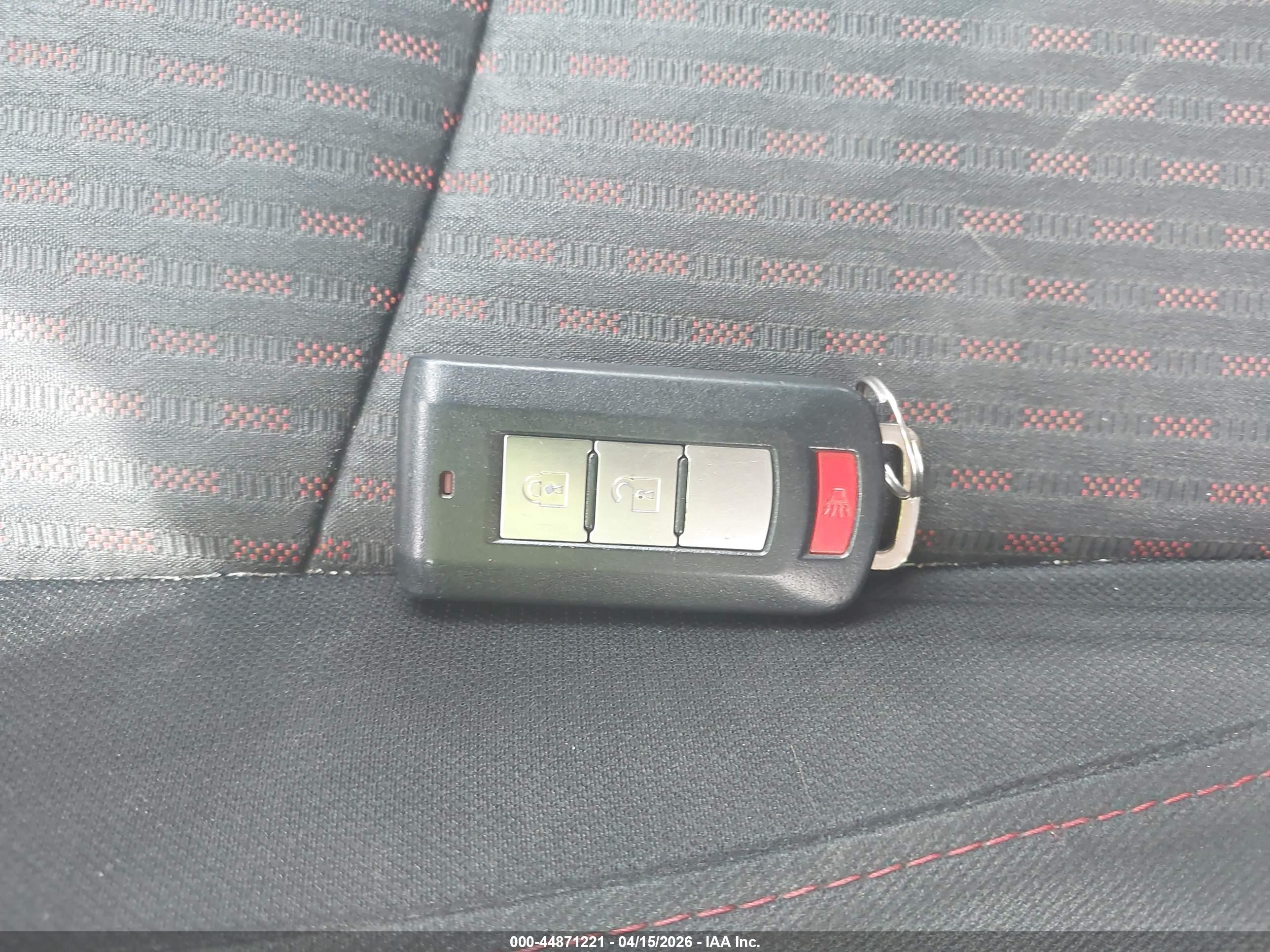 MITSUBISHI OUTLANDER image 11