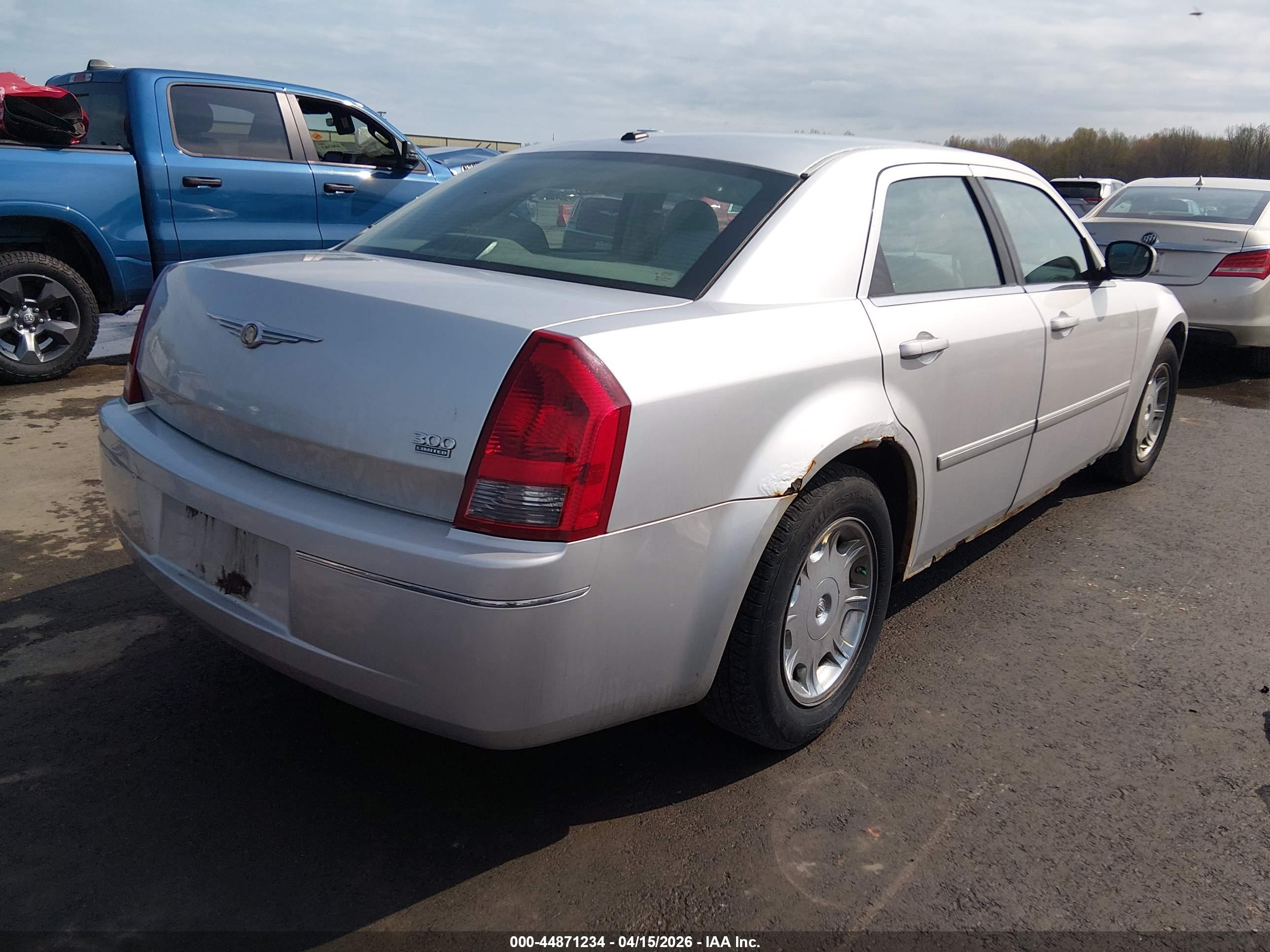 CHRYSLER 300 image 4
