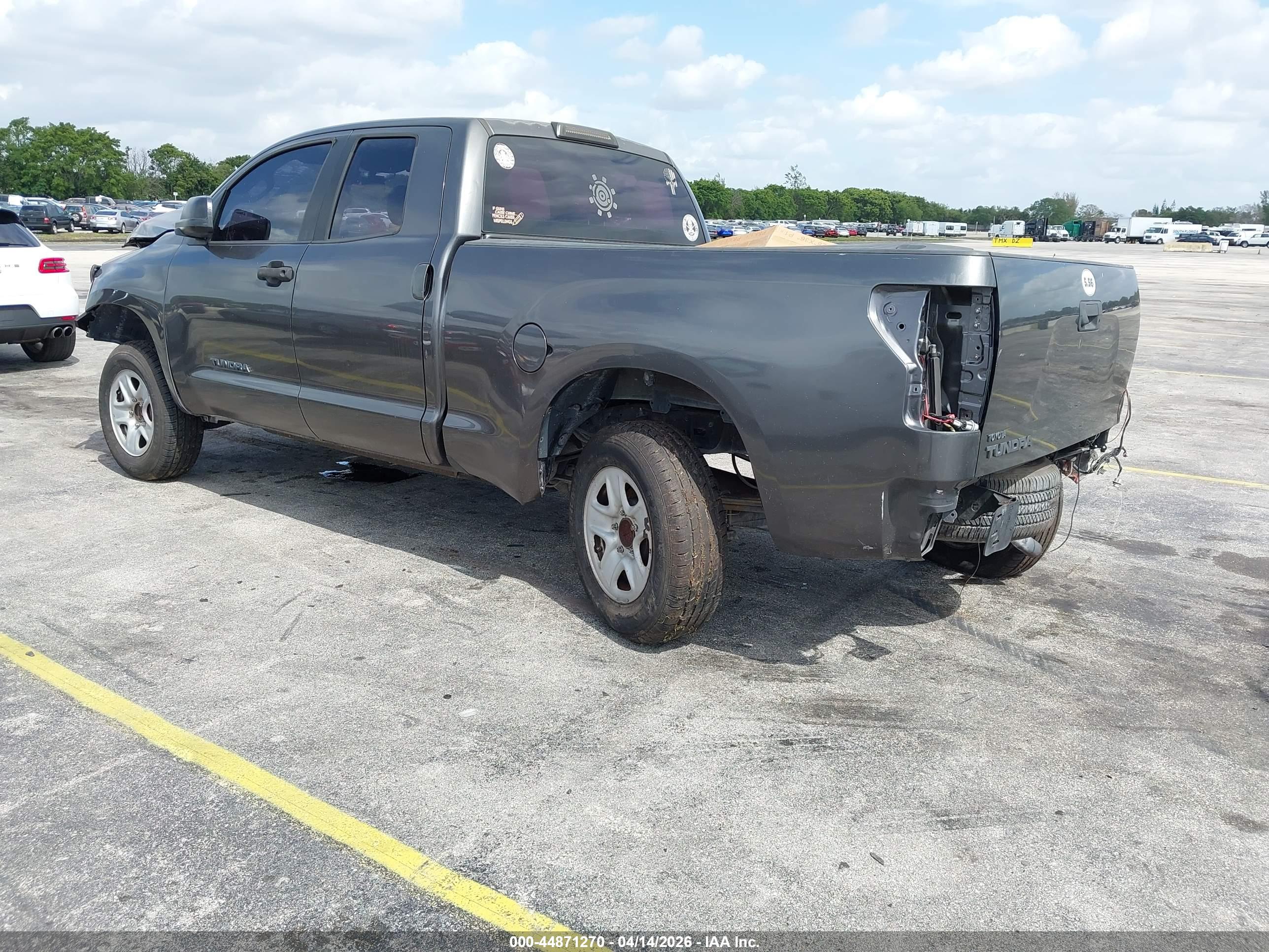 TOYOTA TUNDRA image 3