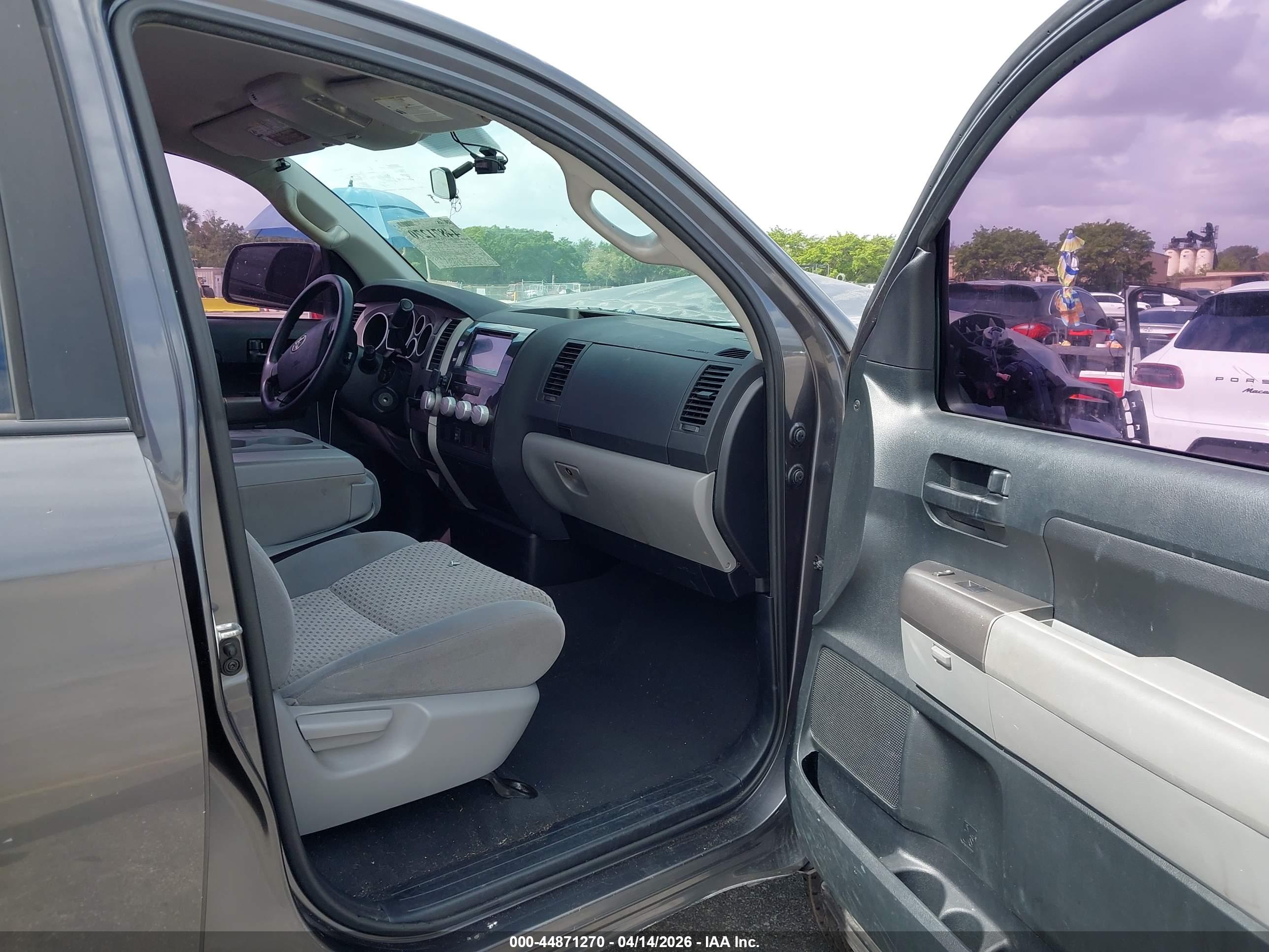 TOYOTA TUNDRA image 5