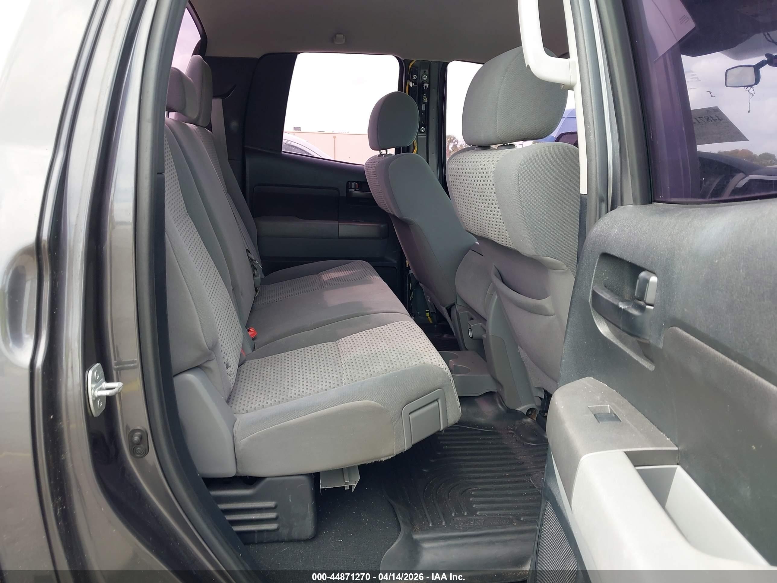 TOYOTA TUNDRA image 8