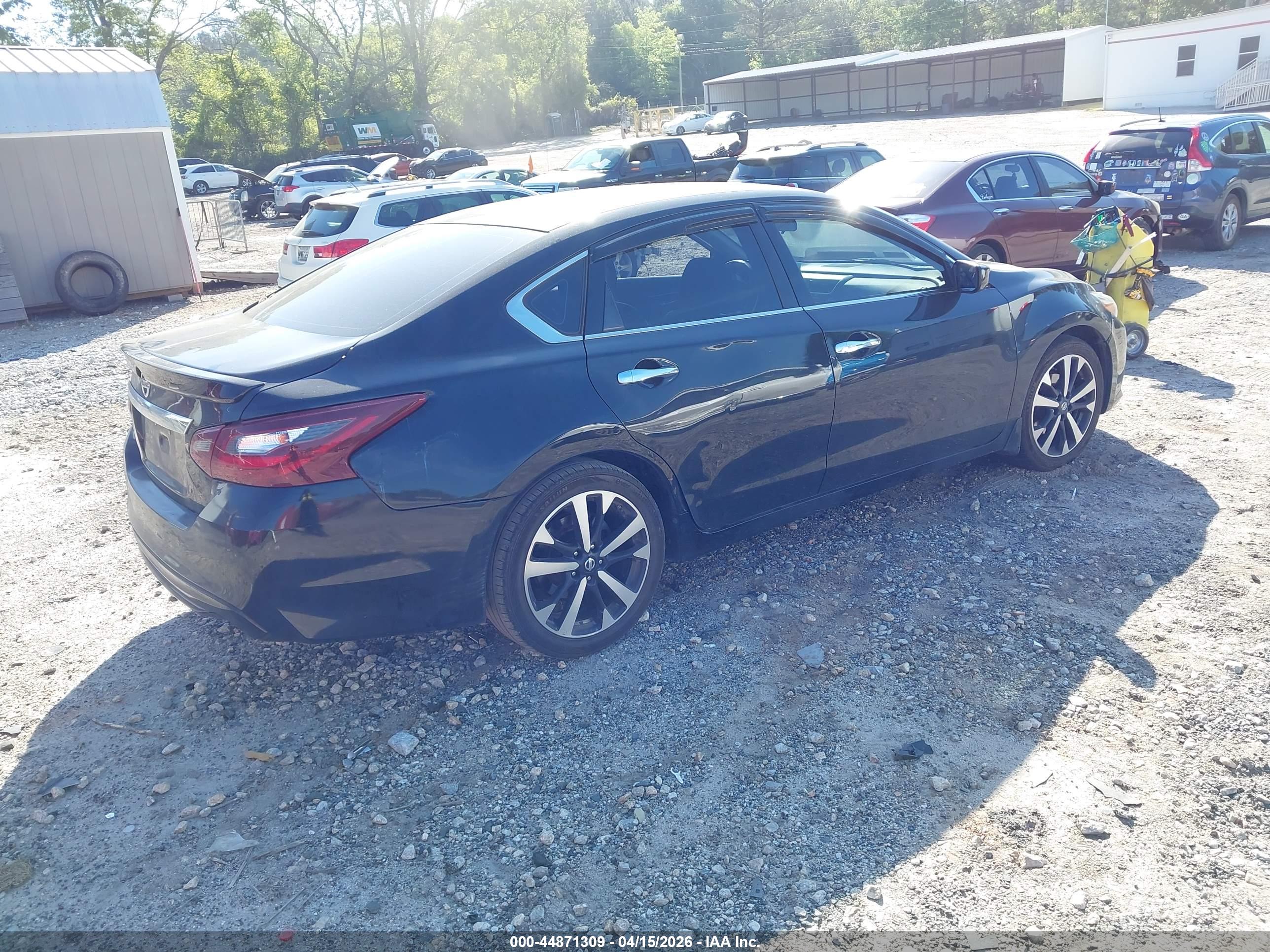 NISSAN ALTIMA image 4