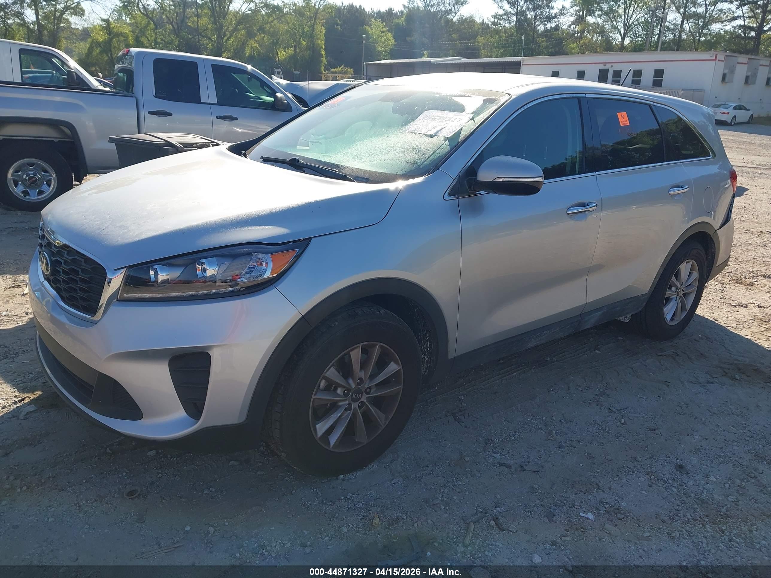 KIA SORENTO image 2