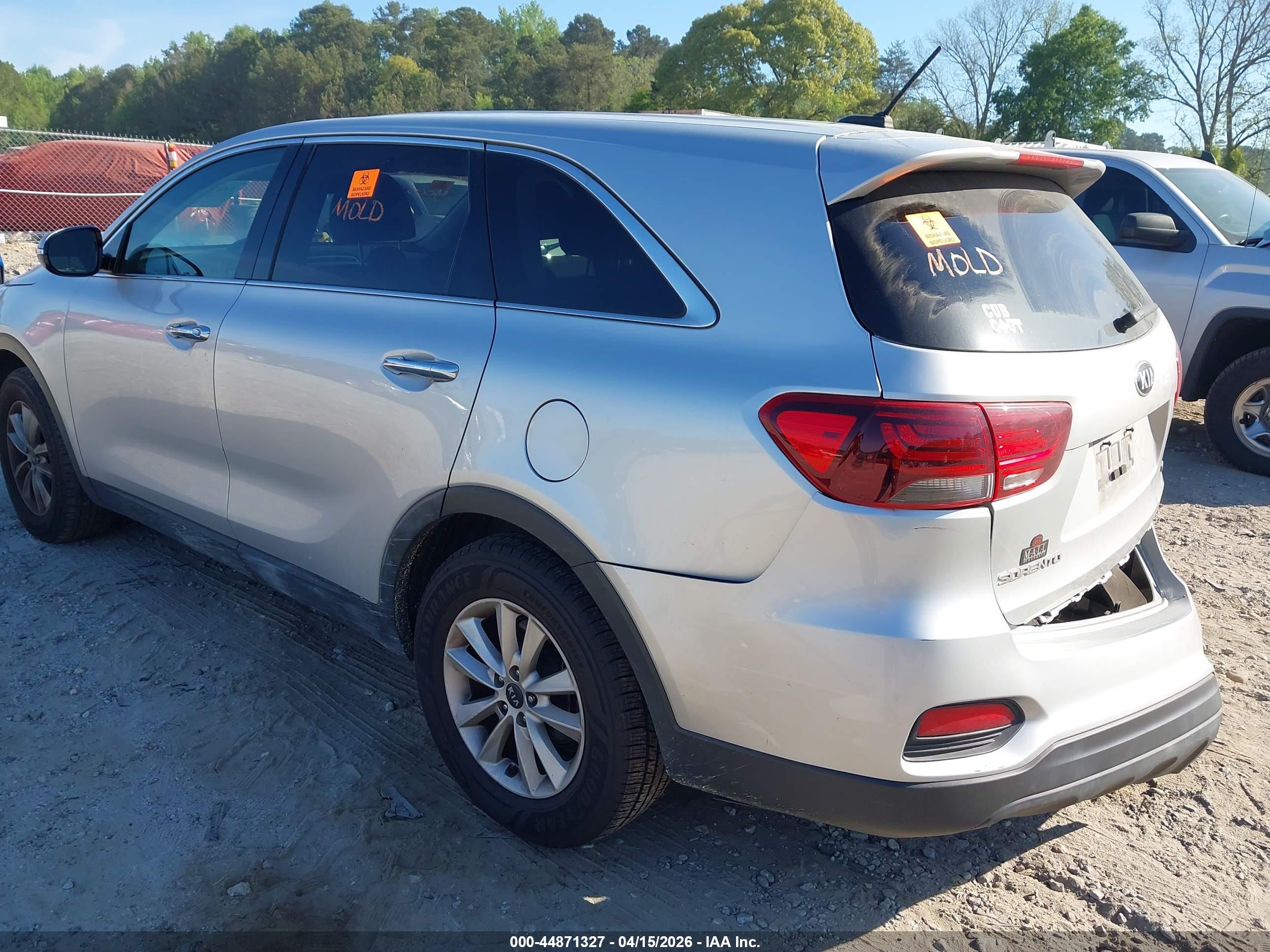 KIA SORENTO image 3