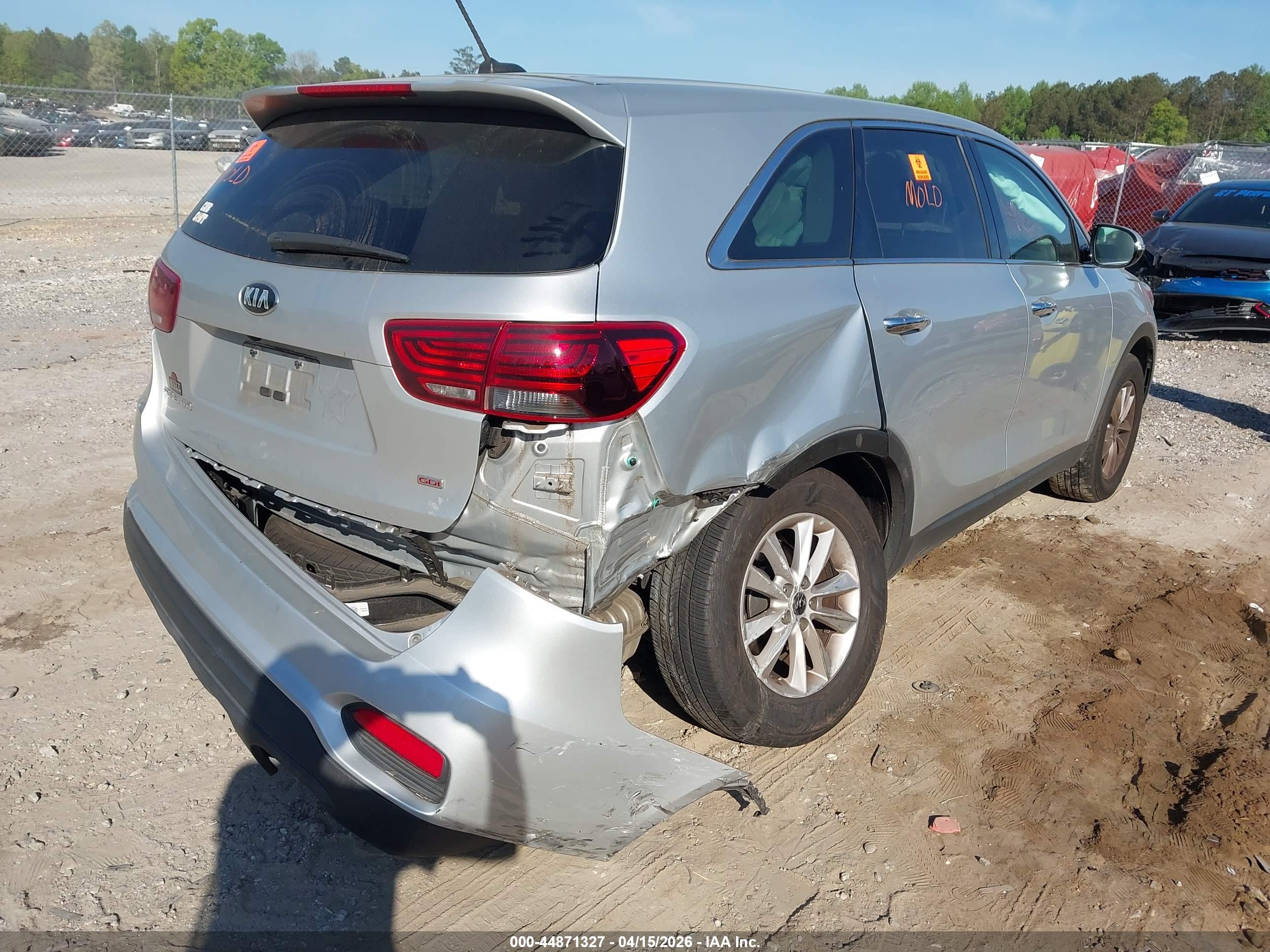 KIA SORENTO image 4
