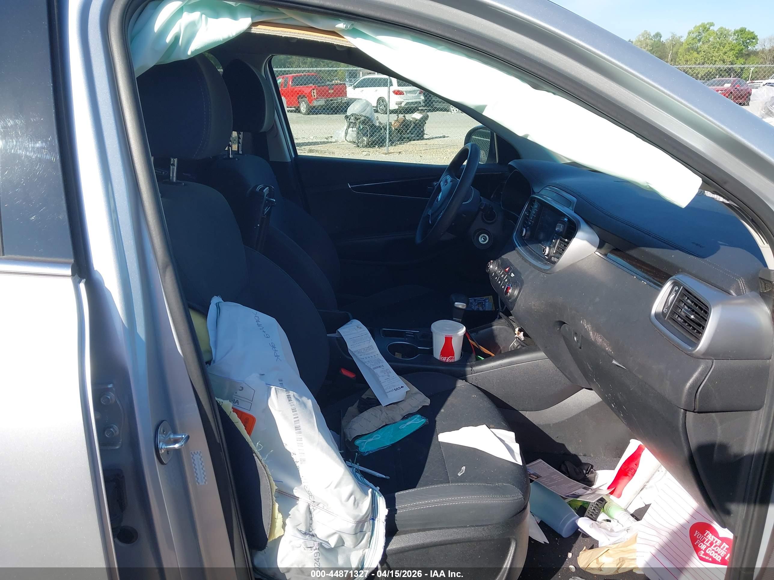 KIA SORENTO image 5
