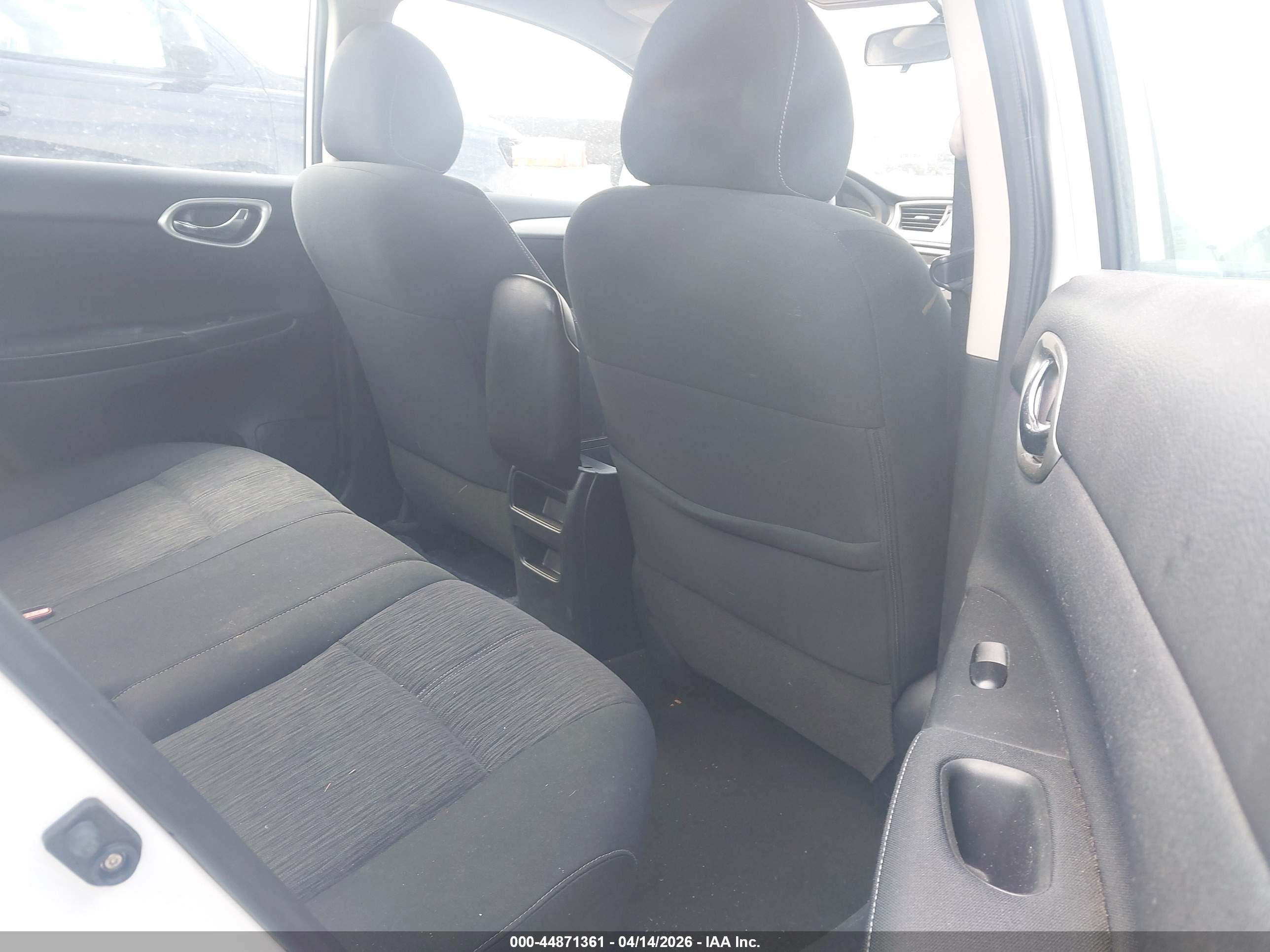 NISSAN SENTRA image 8