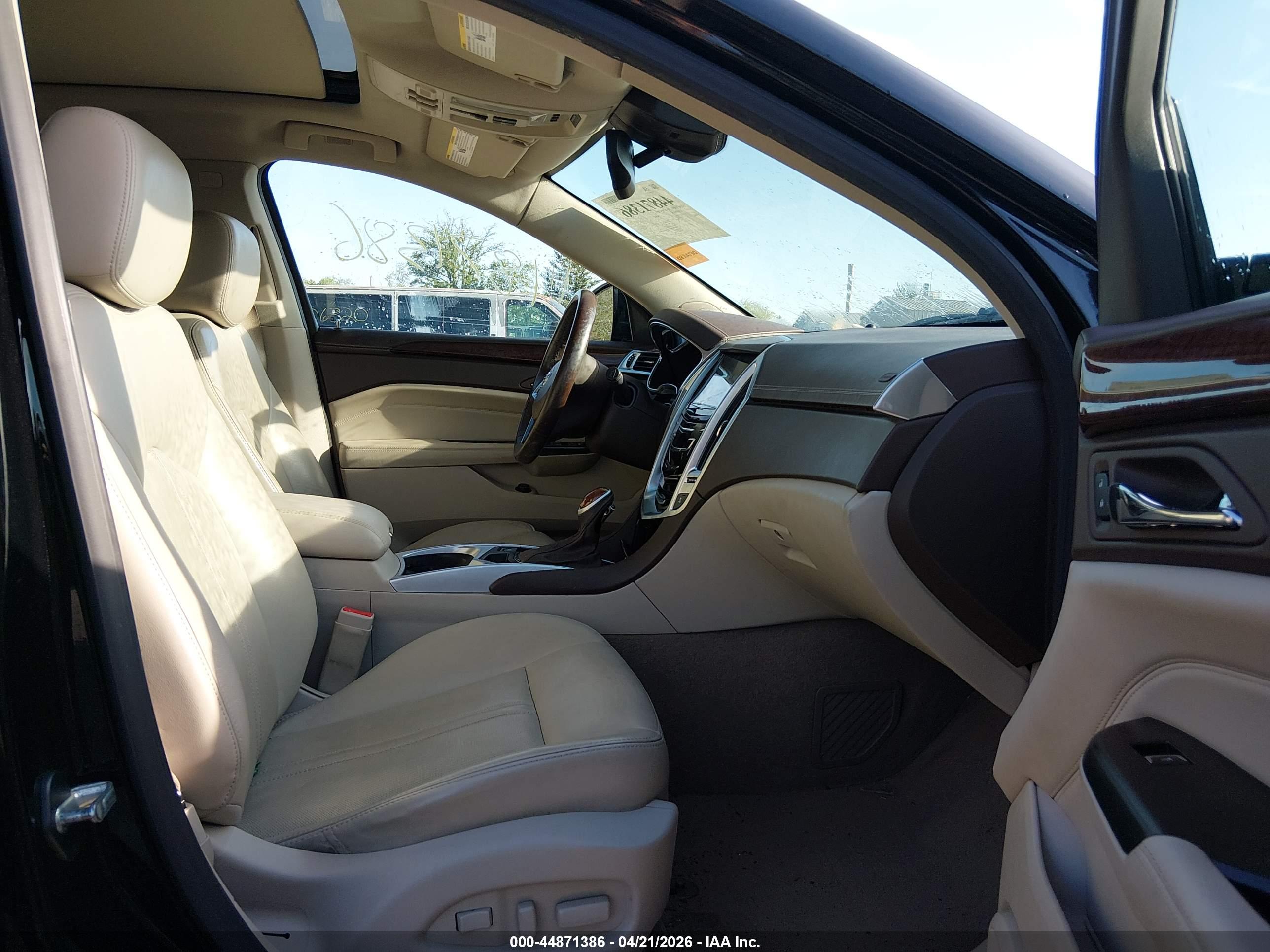 CADILLAC SRX image 5