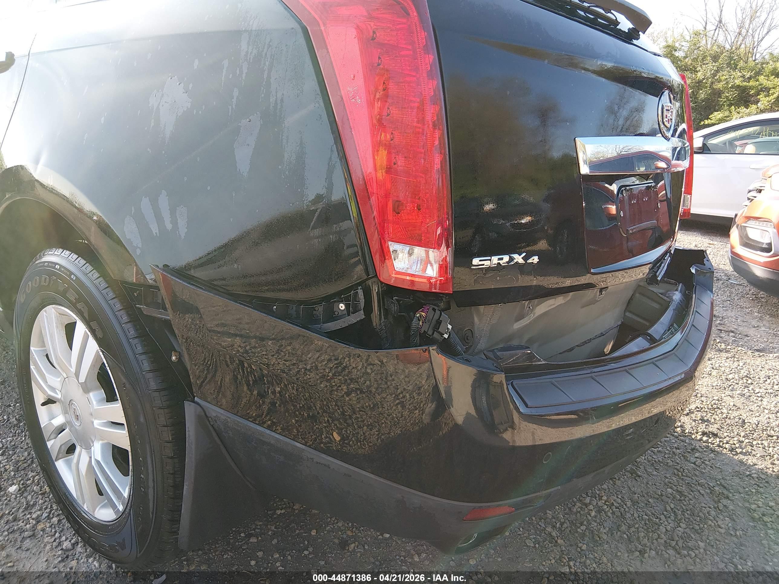 CADILLAC SRX image 6