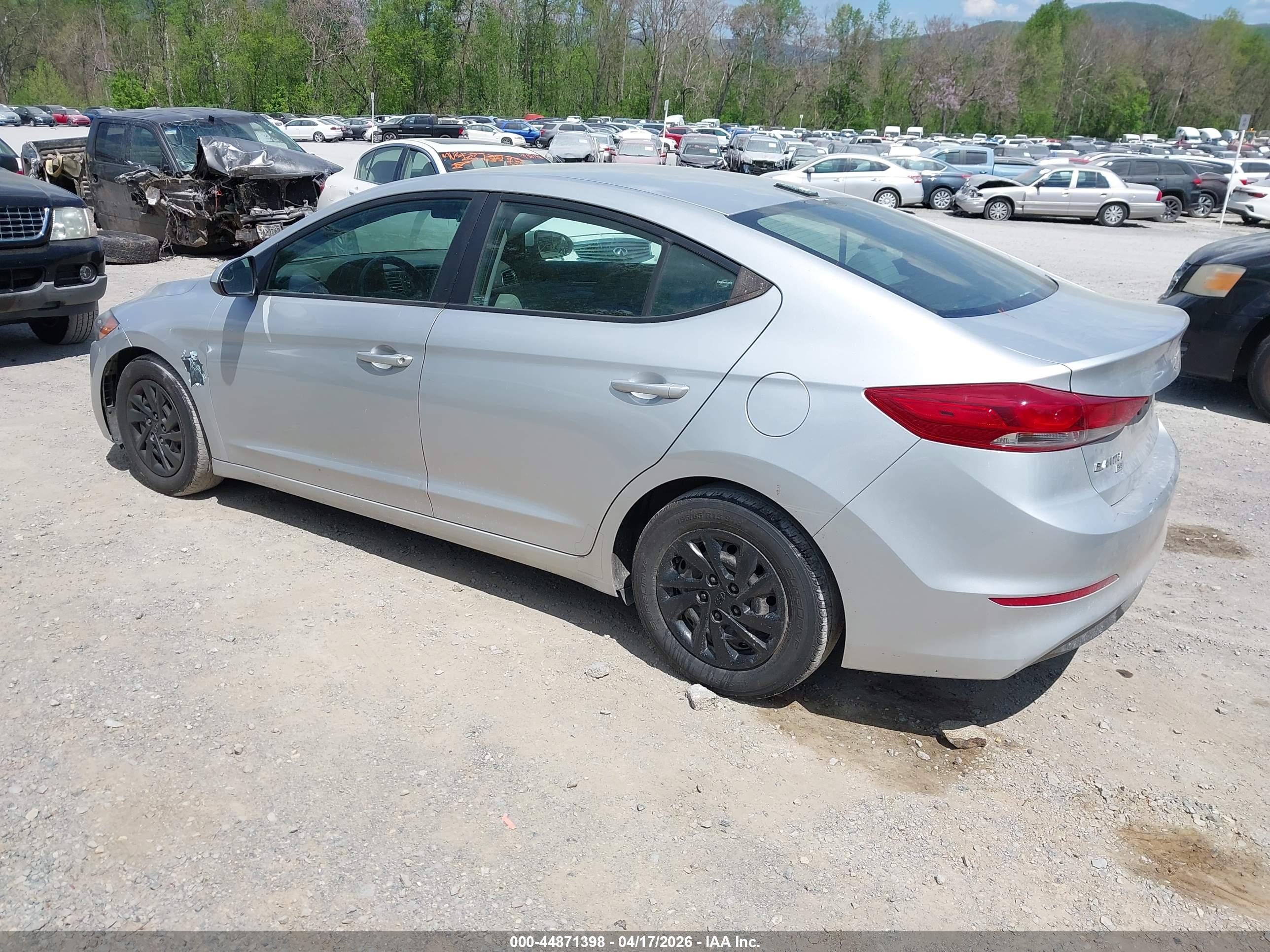 HYUNDAI ELANTRA image 3
