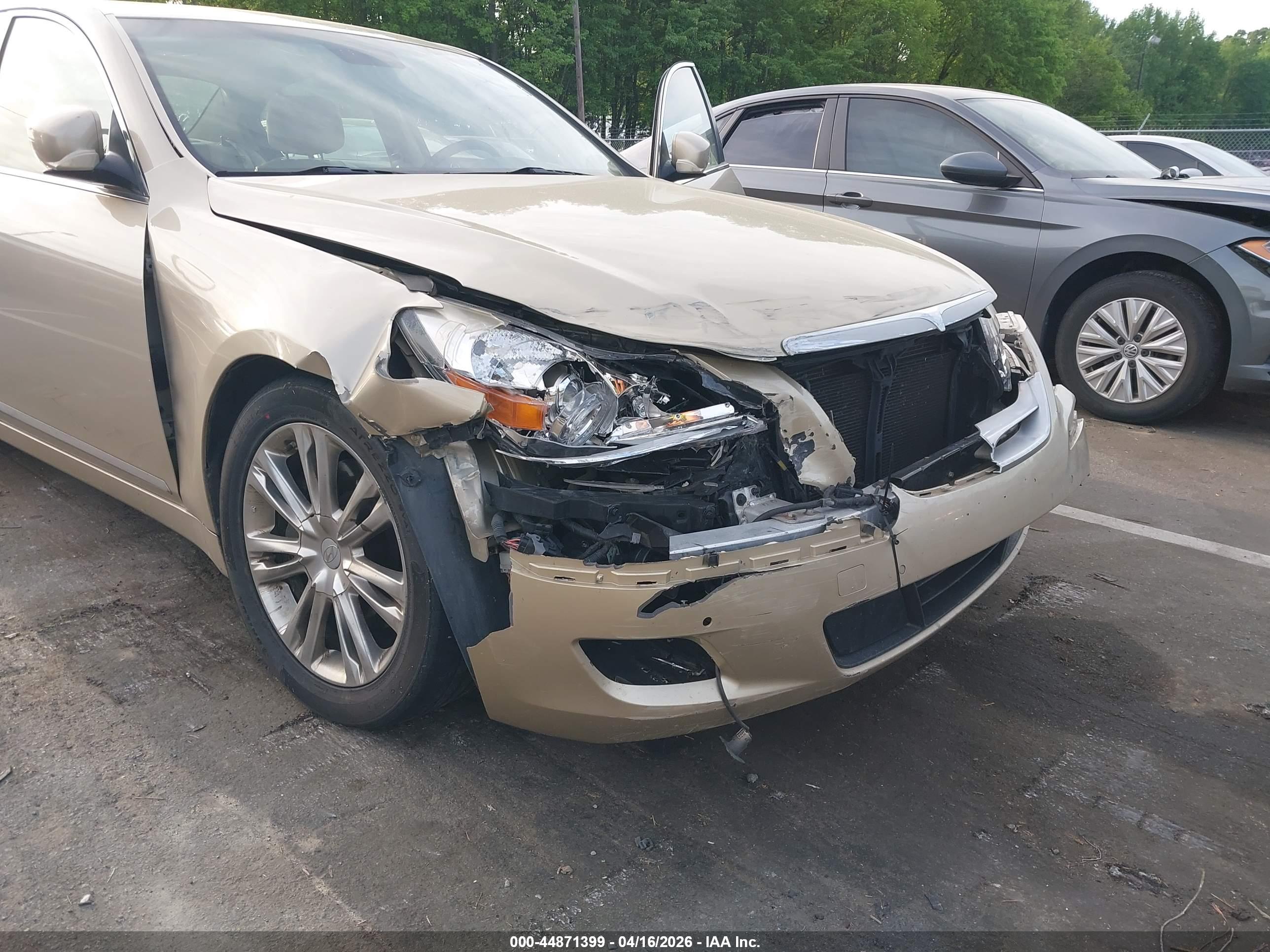 HYUNDAI GENESIS image 6